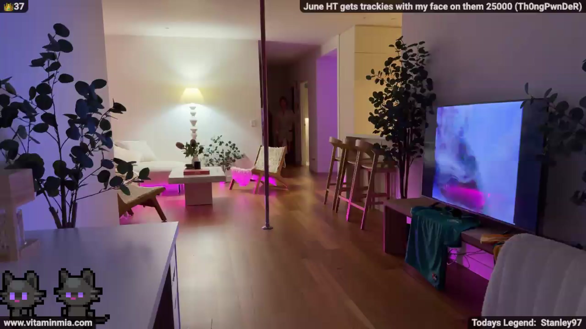 Gallery image thumbnail from MissAustralia's myfreecams stream on, 06/27/2026, 10:20 image 3 of 20