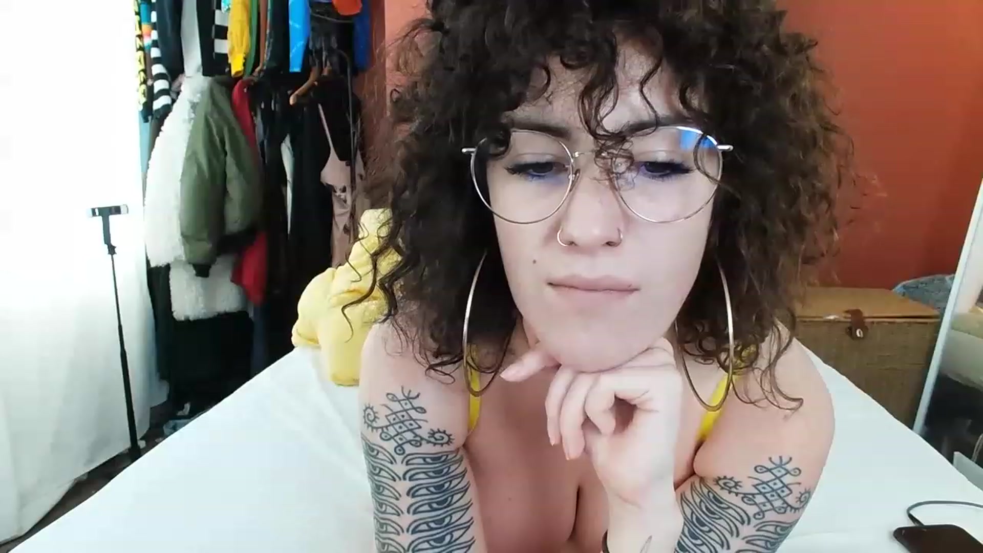 Gallery image thumbnail from MissAveryBlue's myfreecams stream on, 05/09/2023, 12:55 image 15 of 20