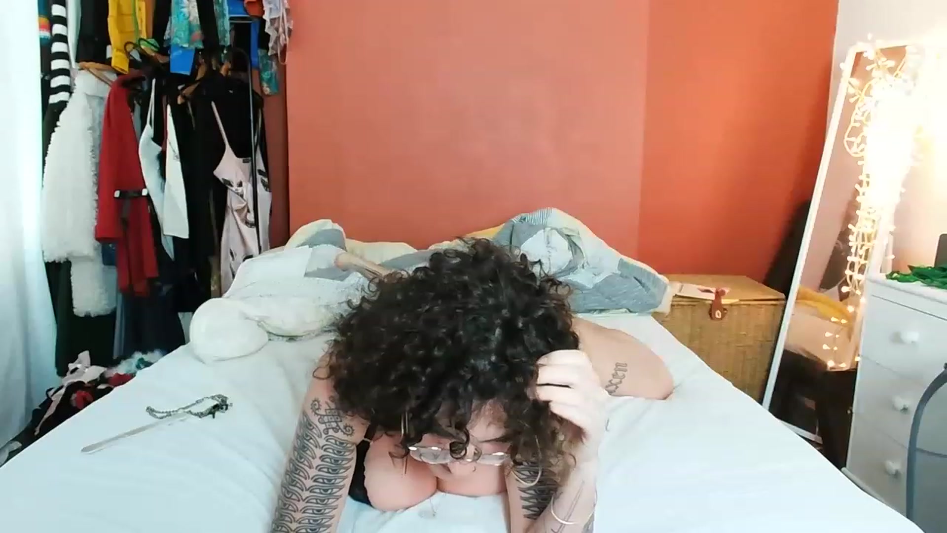 Gallery image thumbnail from MissAveryBlue's myfreecams stream on, 06/06/2023, 19:35 image 11 of 20