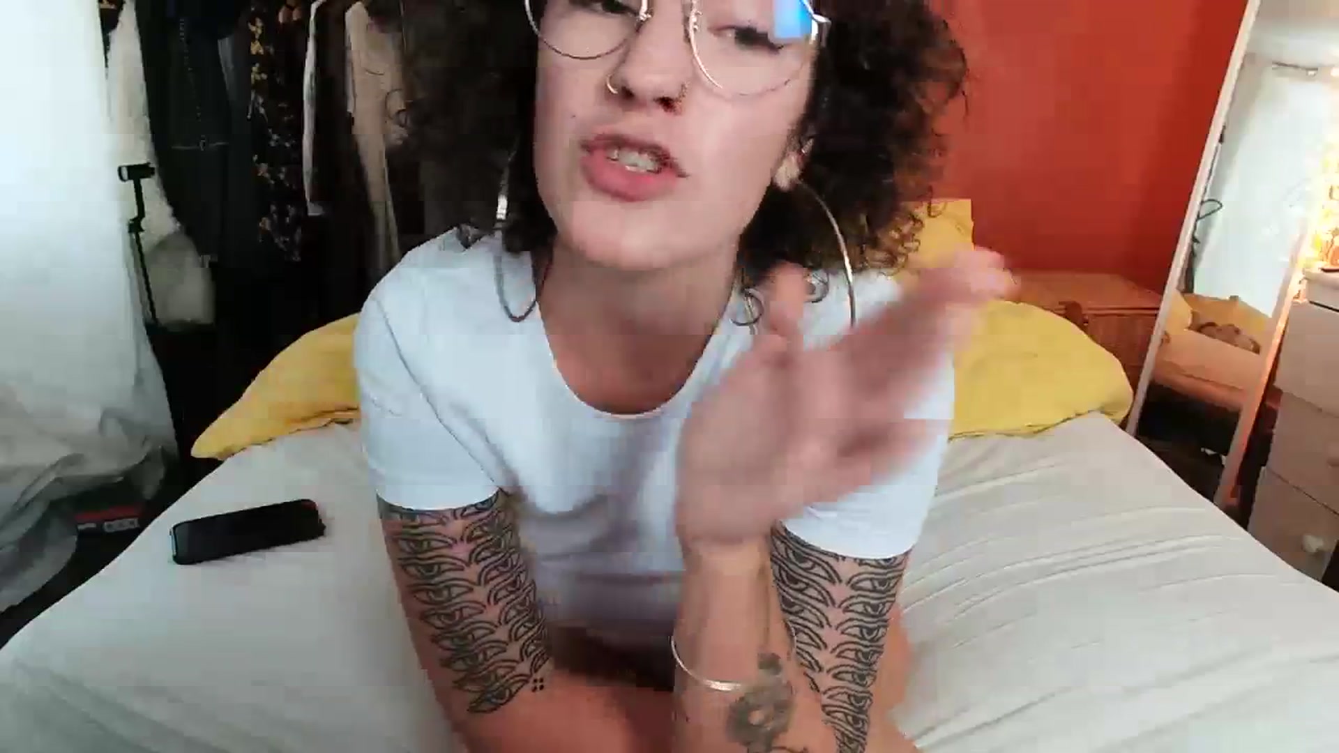Gallery image thumbnail from MissAveryBlue's myfreecams stream on, 08/22/2023, 18:27 image 8 of 20