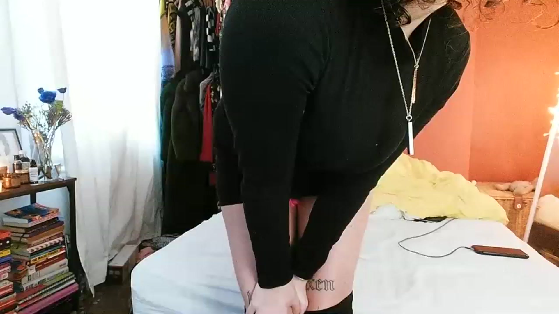 Gallery image thumbnail from MissAveryBlue's myfreecams stream on, 12/28/2023, 12:18 image 17 of 20