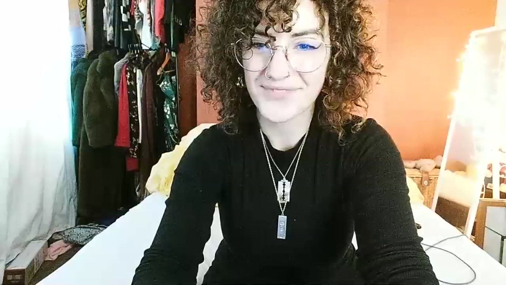 Gallery image thumbnail from MissAveryBlue's myfreecams stream on, 12/28/2023, 12:43 image 7 of 20