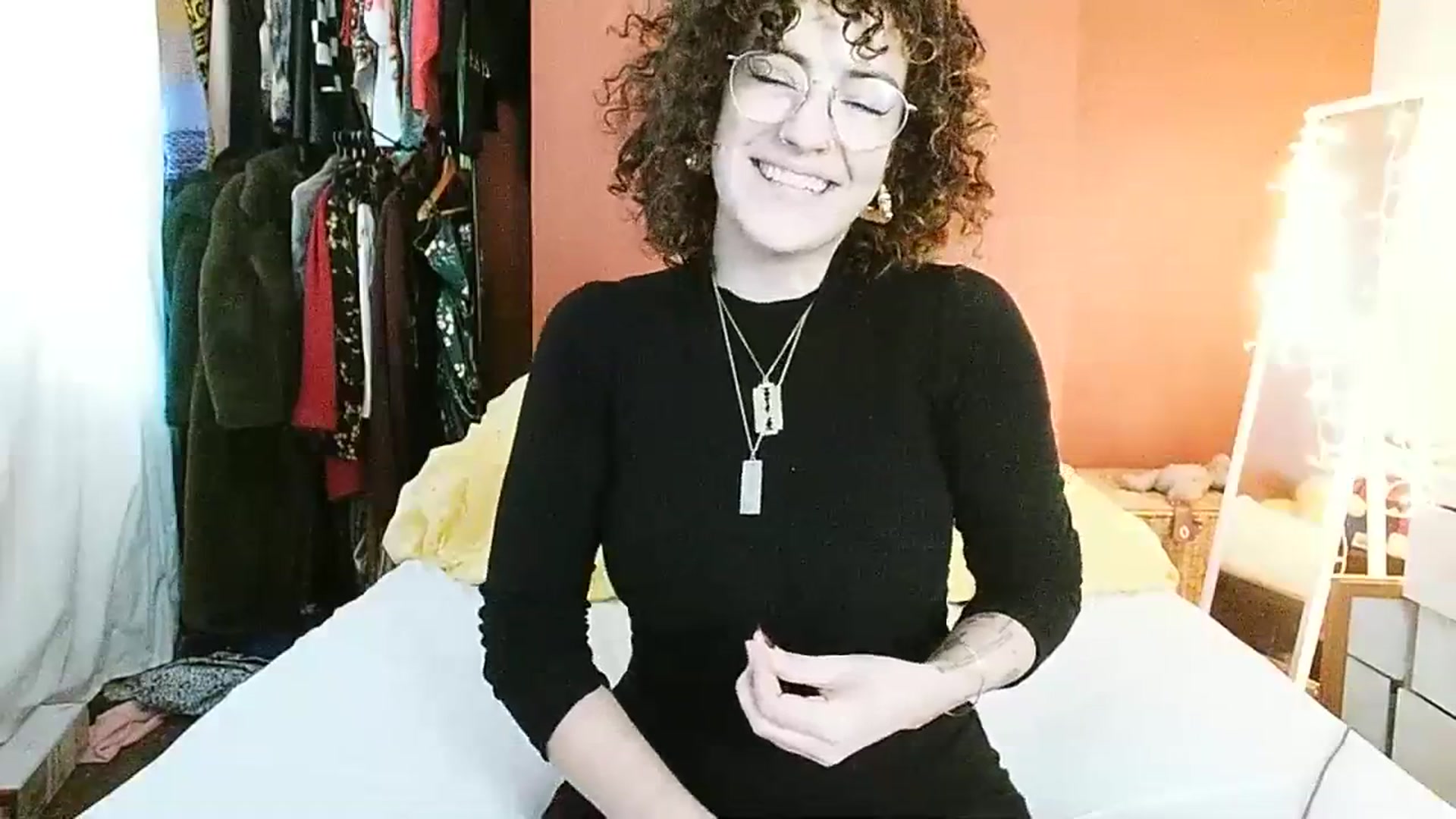 Gallery image thumbnail from MissAveryBlue's myfreecams stream on, 12/28/2023, 12:43 image 11 of 20