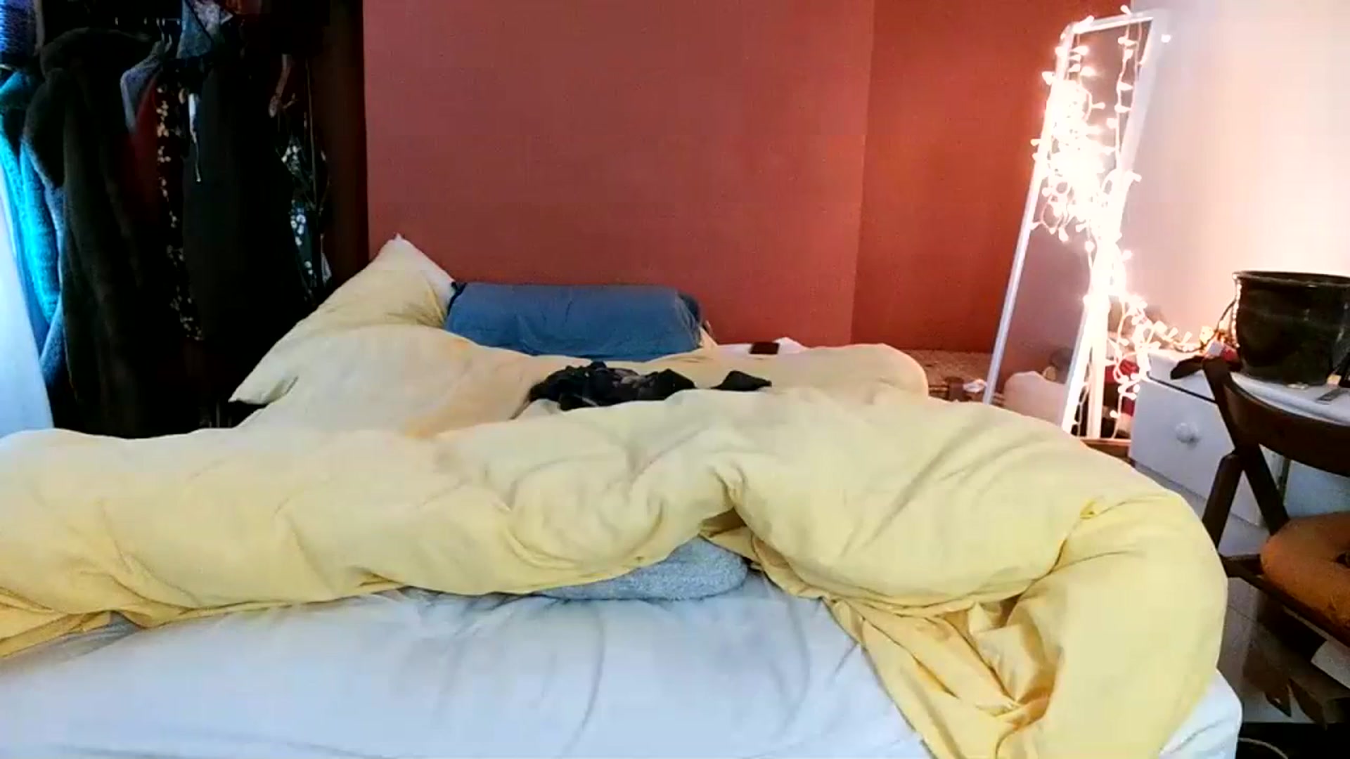 Gallery image thumbnail from MissAveryBlue's myfreecams stream on, 01/04/2024, 14:19 image 17 of 20