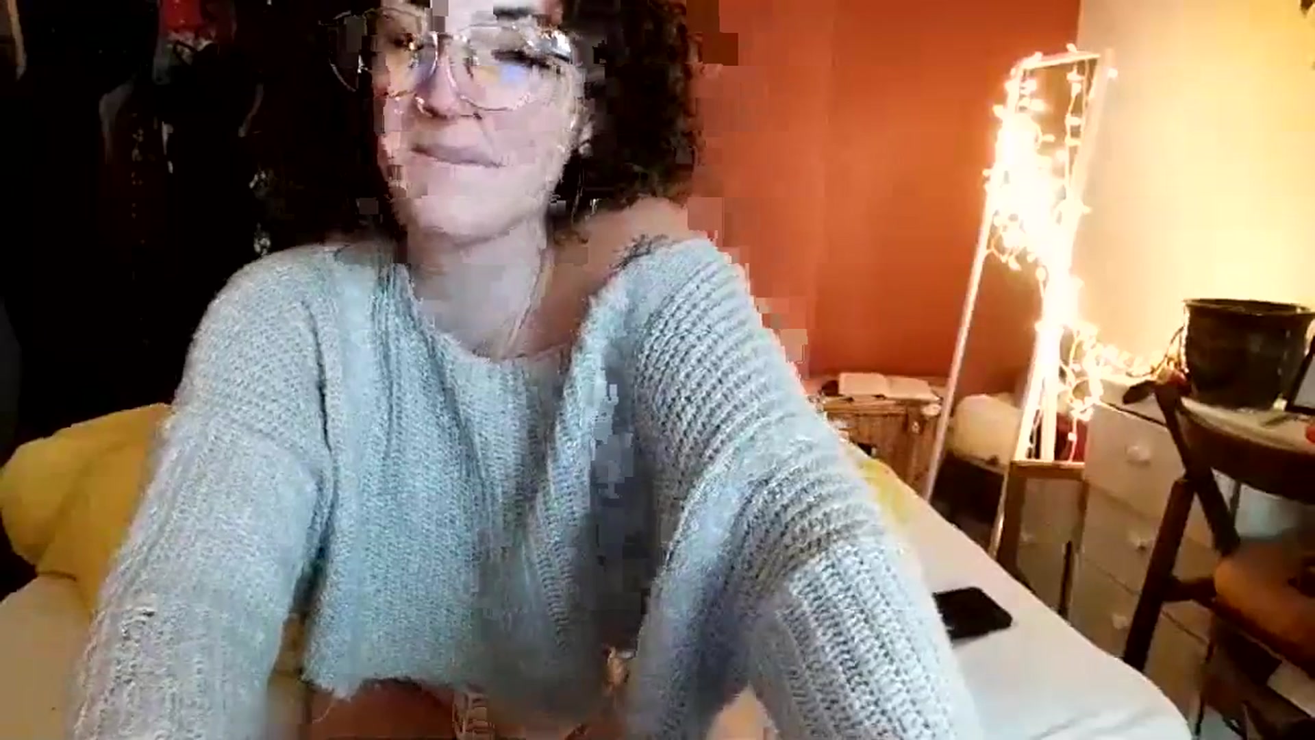 Gallery image thumbnail from MissAveryBlue's myfreecams stream on, 01/05/2024, 19:56 image 10 of 20