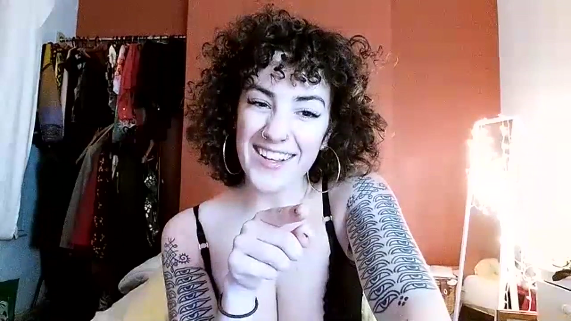 Gallery image thumbnail from MissAveryBlue's myfreecams stream on, 01/08/2024, 19:41 image 6 of 20