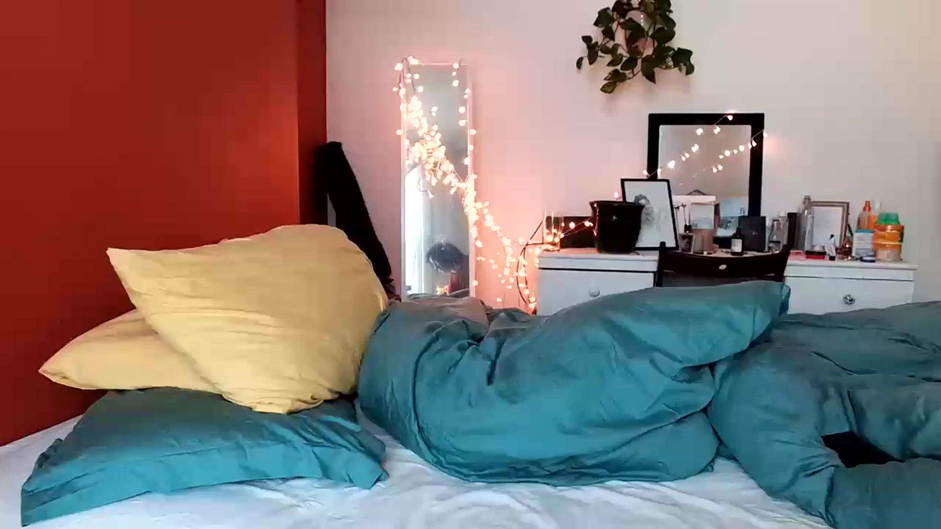 Gallery image thumbnail from MissAveryBlue's myfreecams stream on, 01/31/2024, 13:24 image 1 of 20