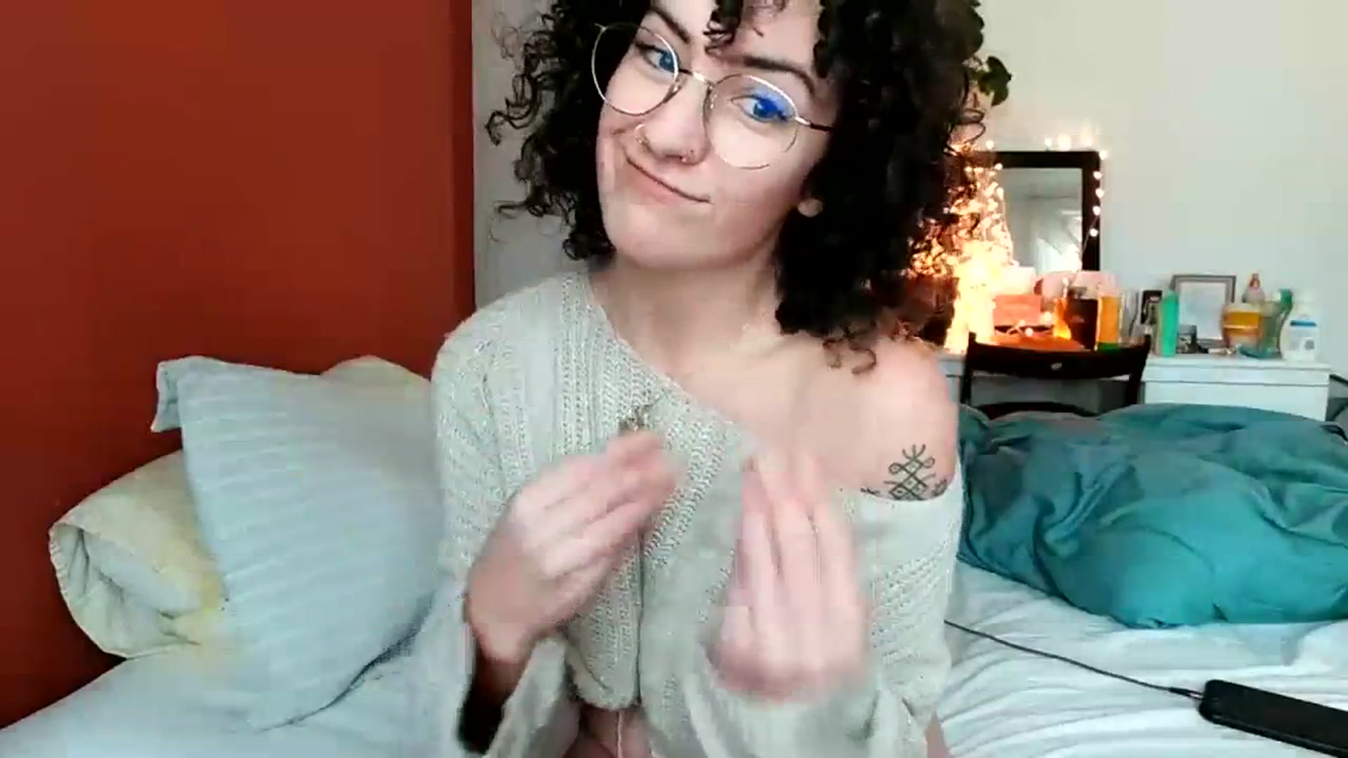 Gallery image thumbnail from MissAveryBlue's myfreecams stream on, 03/04/2024, 16:14 image 14 of 20
