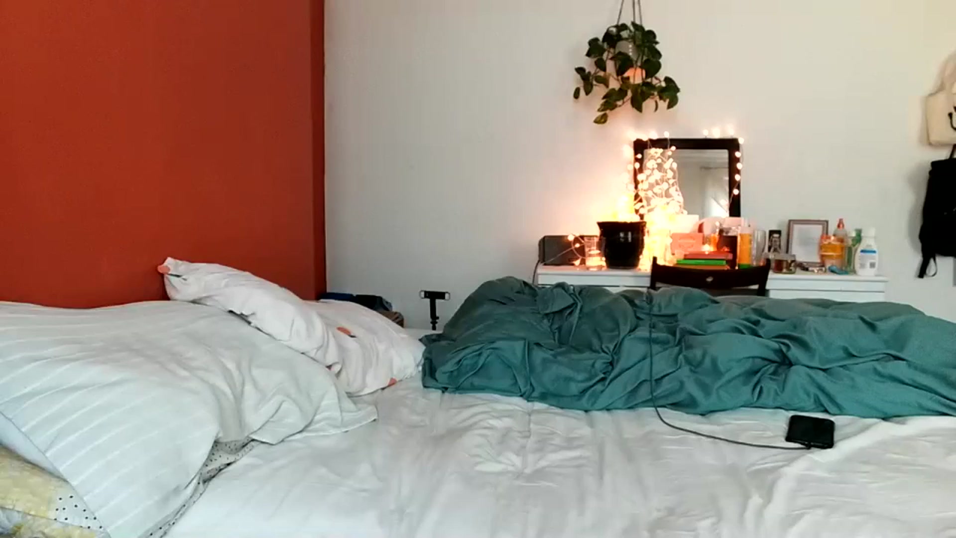 Gallery image thumbnail from MissAveryBlue's myfreecams stream on, 03/05/2024, 15:10 image 13 of 20