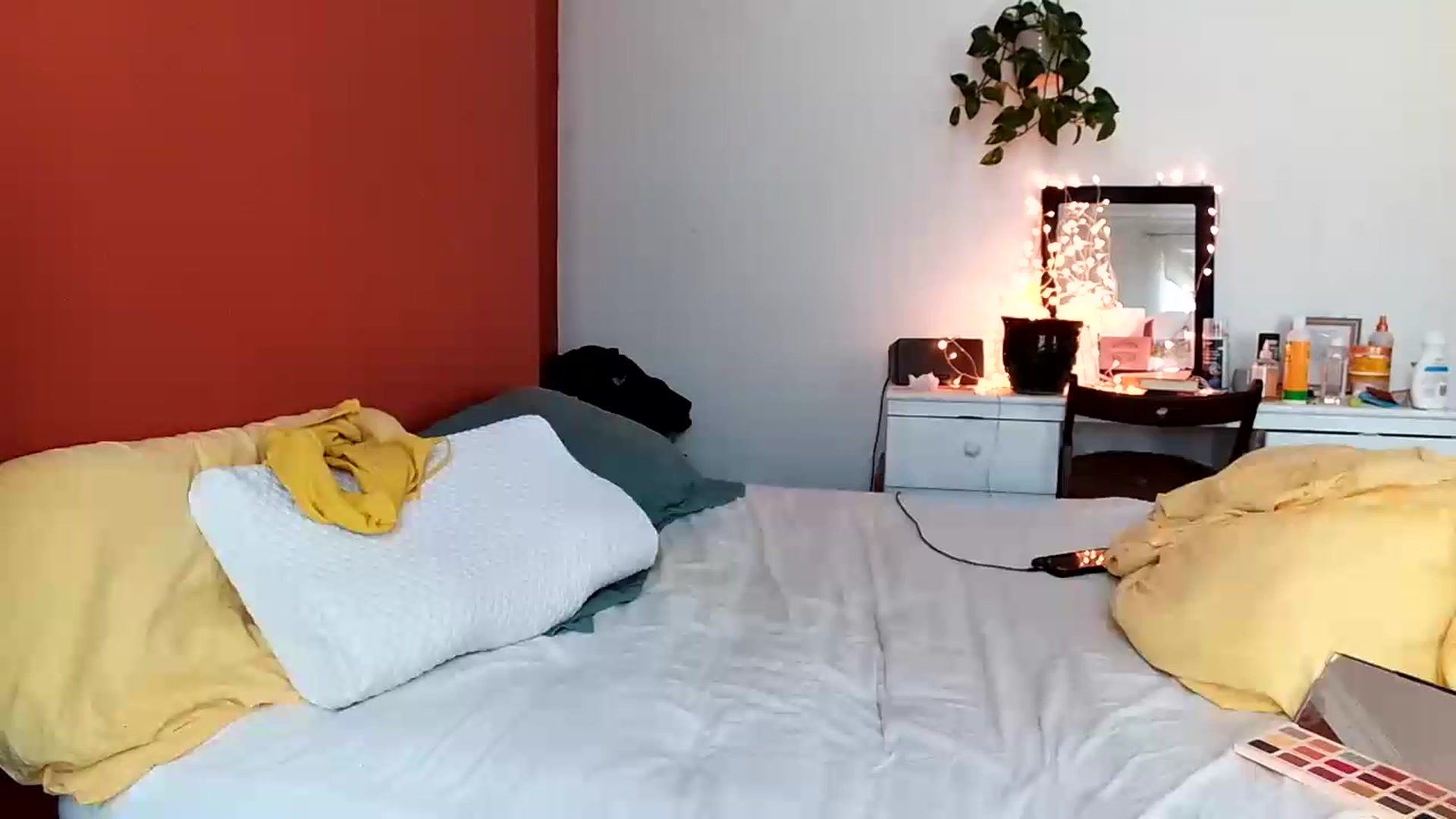 Gallery image thumbnail from MissAveryBlue's myfreecams stream on, 03/18/2024, 15:27 image 1 of 20