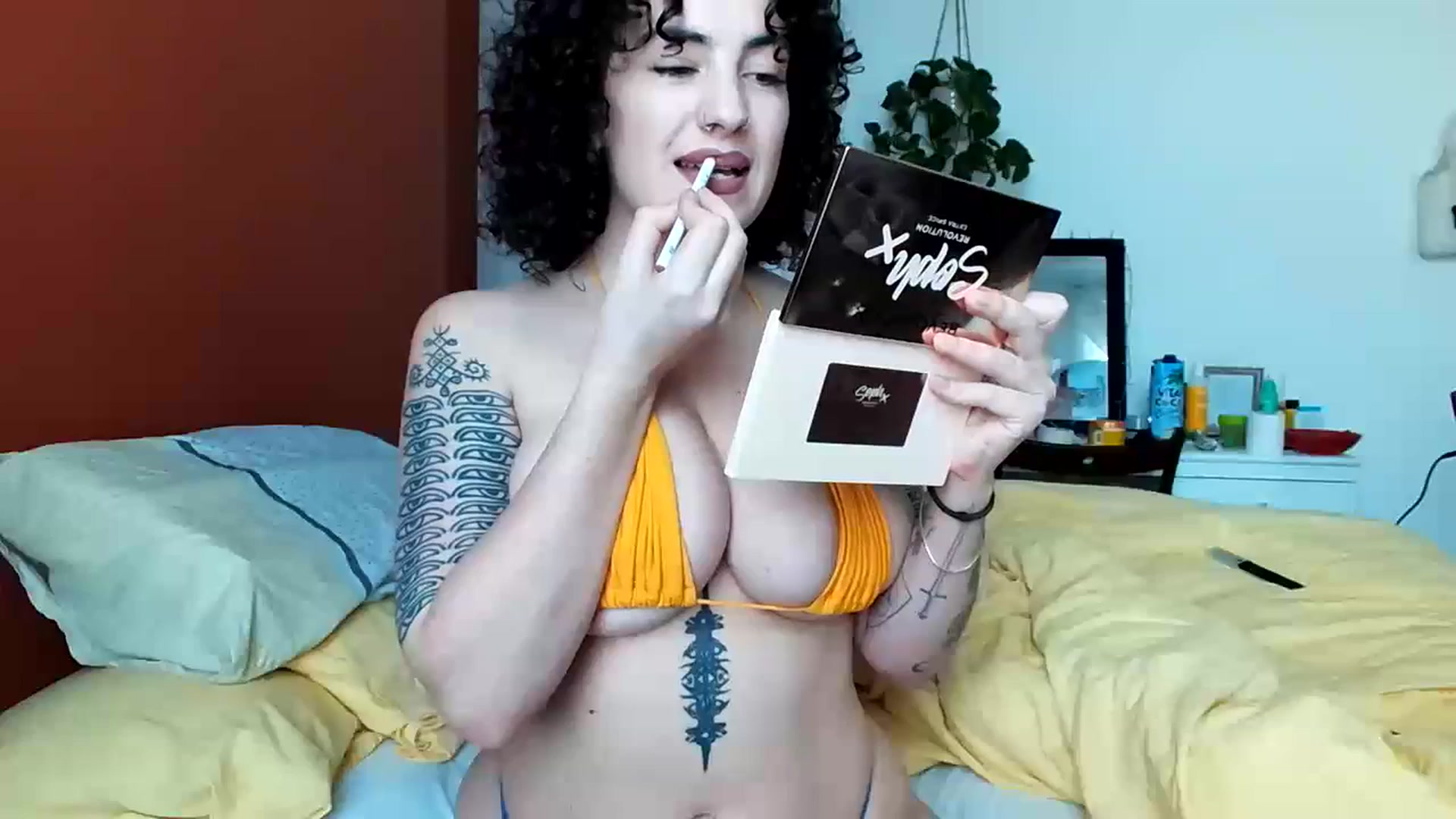 Gallery image thumbnail from MissAveryBlue's myfreecams stream on, 04/05/2024, 14:53 image 2 of 20