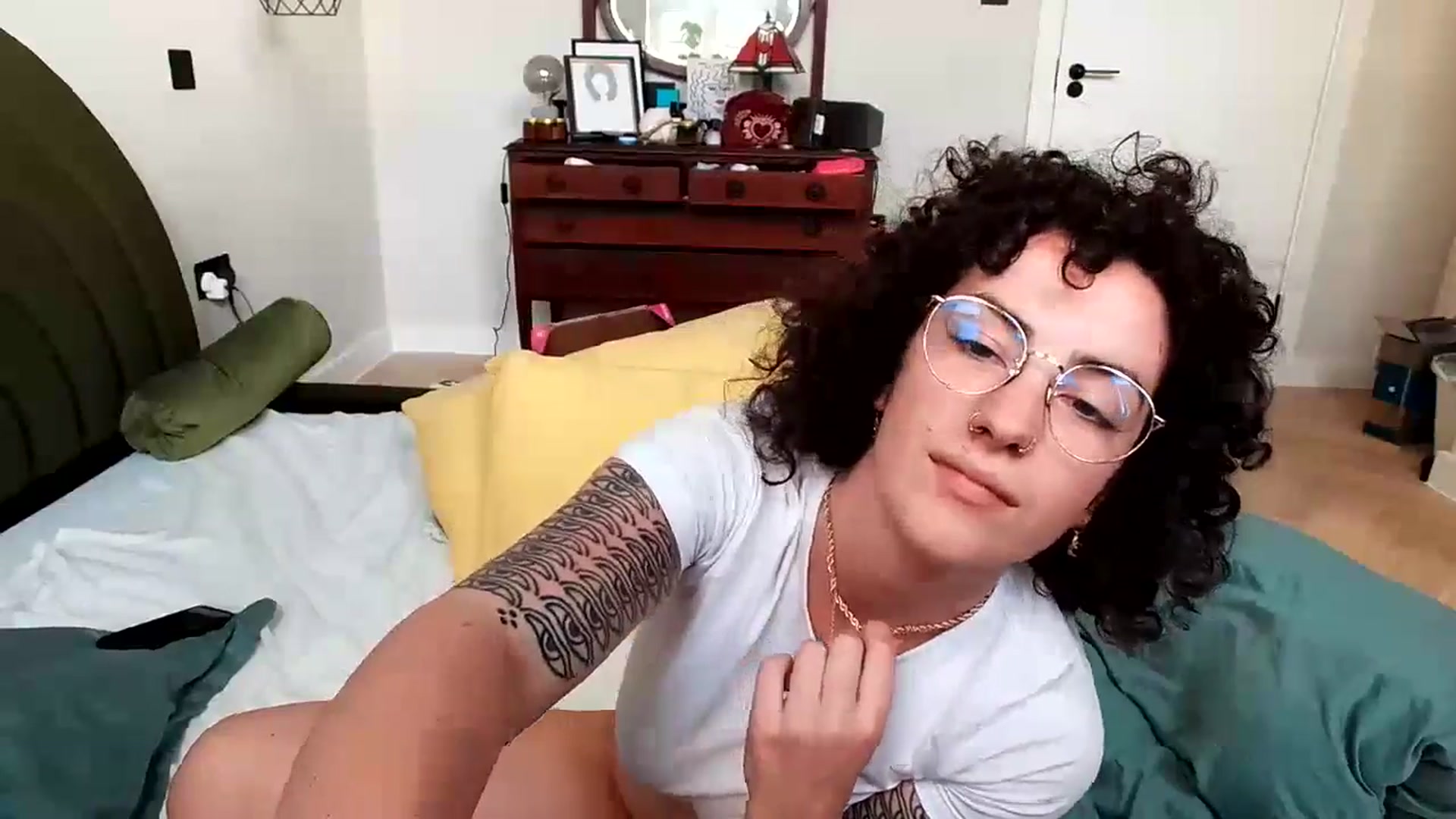 Gallery image thumbnail from MissAveryBlue's myfreecams stream on, 04/20/2024, 17:55 image 14 of 20