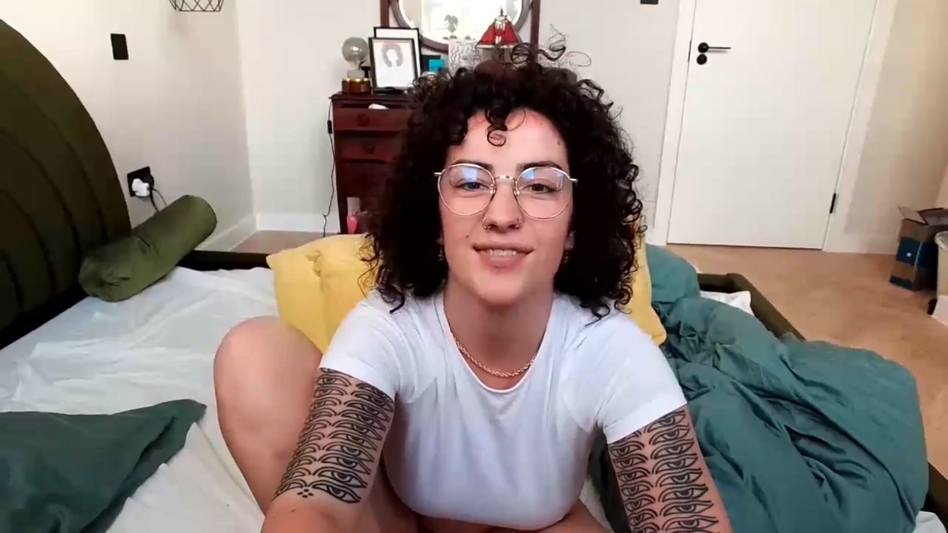 Gallery image thumbnail from MissAveryBlue's myfreecams stream on, 04/20/2024, 17:55 image 5 of 20