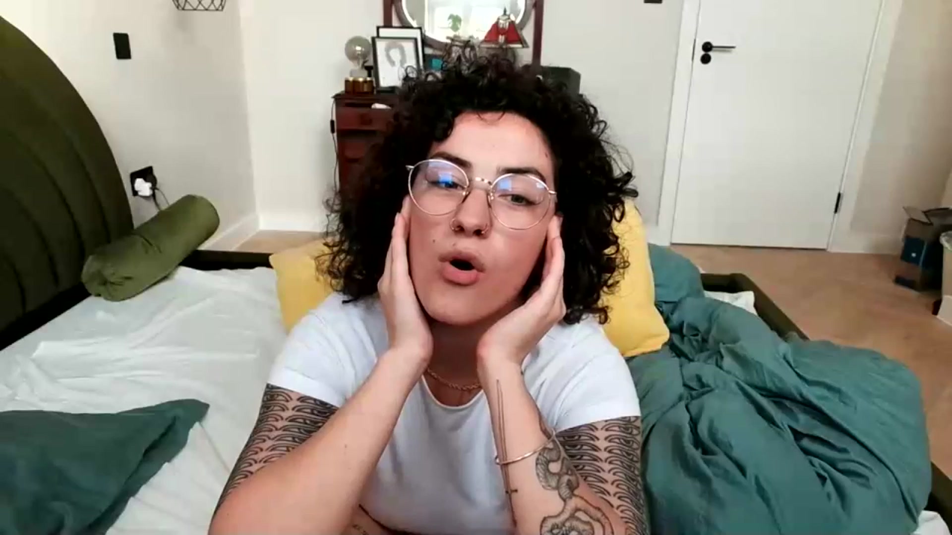 Gallery image thumbnail from MissAveryBlue's myfreecams stream on, 04/20/2024, 17:55 image 6 of 20