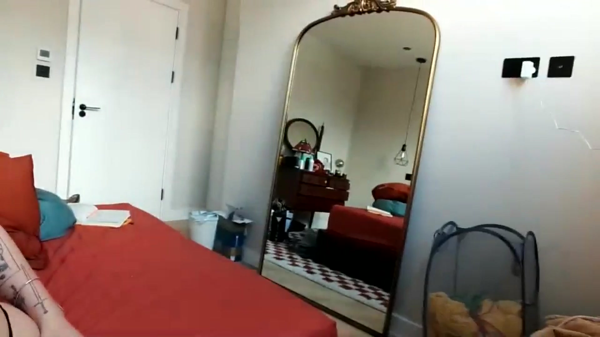 Gallery image thumbnail from MissAveryBlue's myfreecams stream on, 04/23/2024, 14:00 image 8 of 20