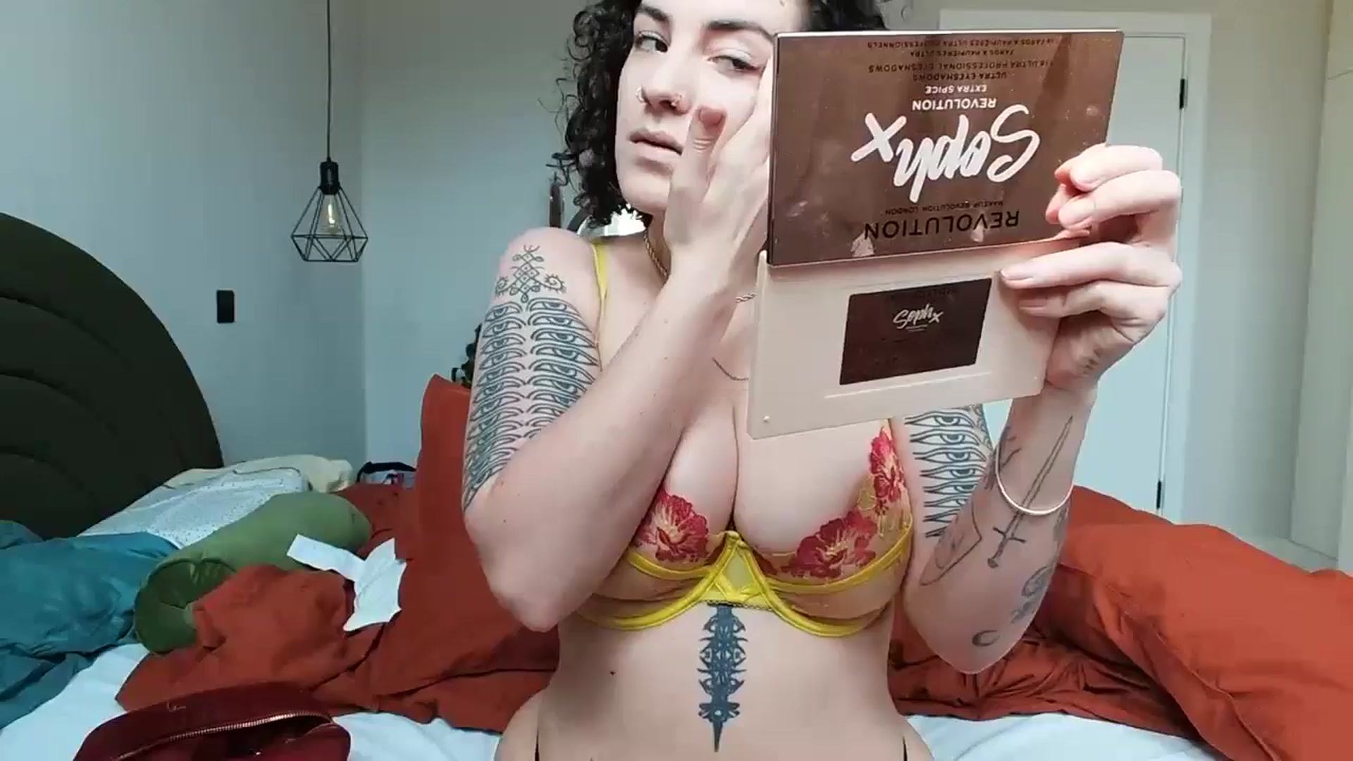 Gallery image thumbnail from MissAveryBlue's myfreecams stream on, 05/02/2024, 13:45 image 9 of 20