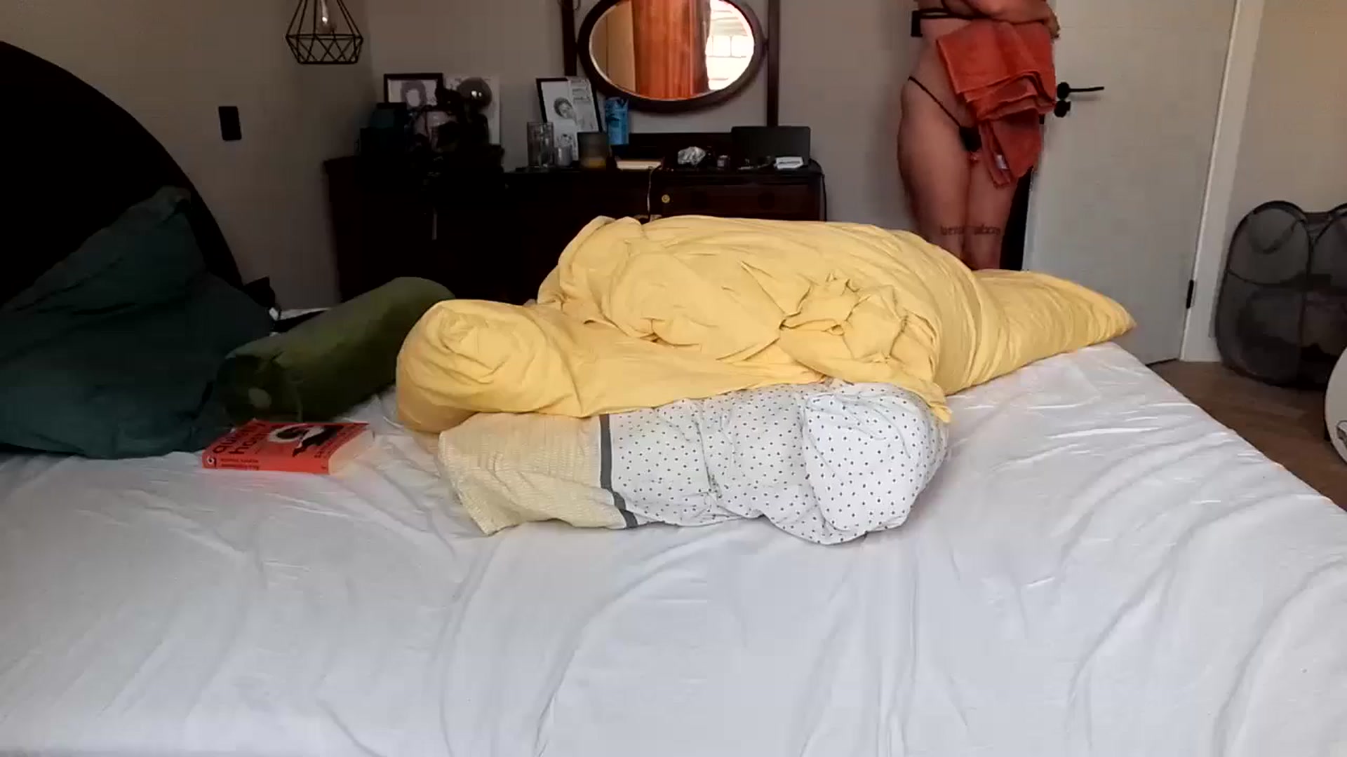 Gallery image thumbnail from MissAveryBlue's myfreecams stream on, 06/04/2024, 13:49 image 2 of 20