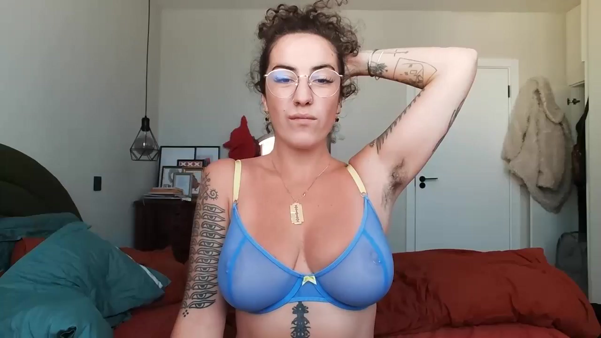 Gallery image thumbnail from MissAveryBlue's myfreecams stream on, 11/25/2024, 12:53 image 1 of 20