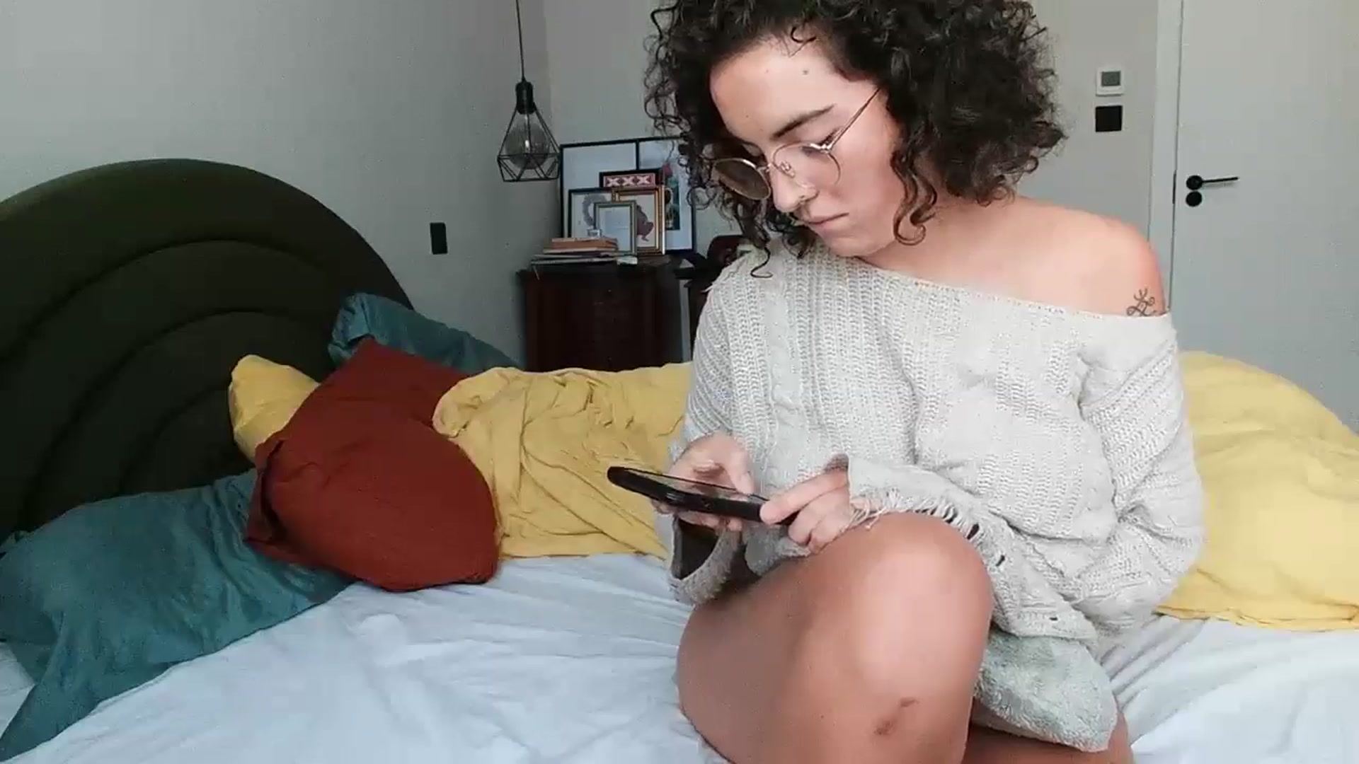 Gallery image thumbnail from MissAveryBlue's myfreecams stream on, 11/30/2024, 15:40 image 10 of 20