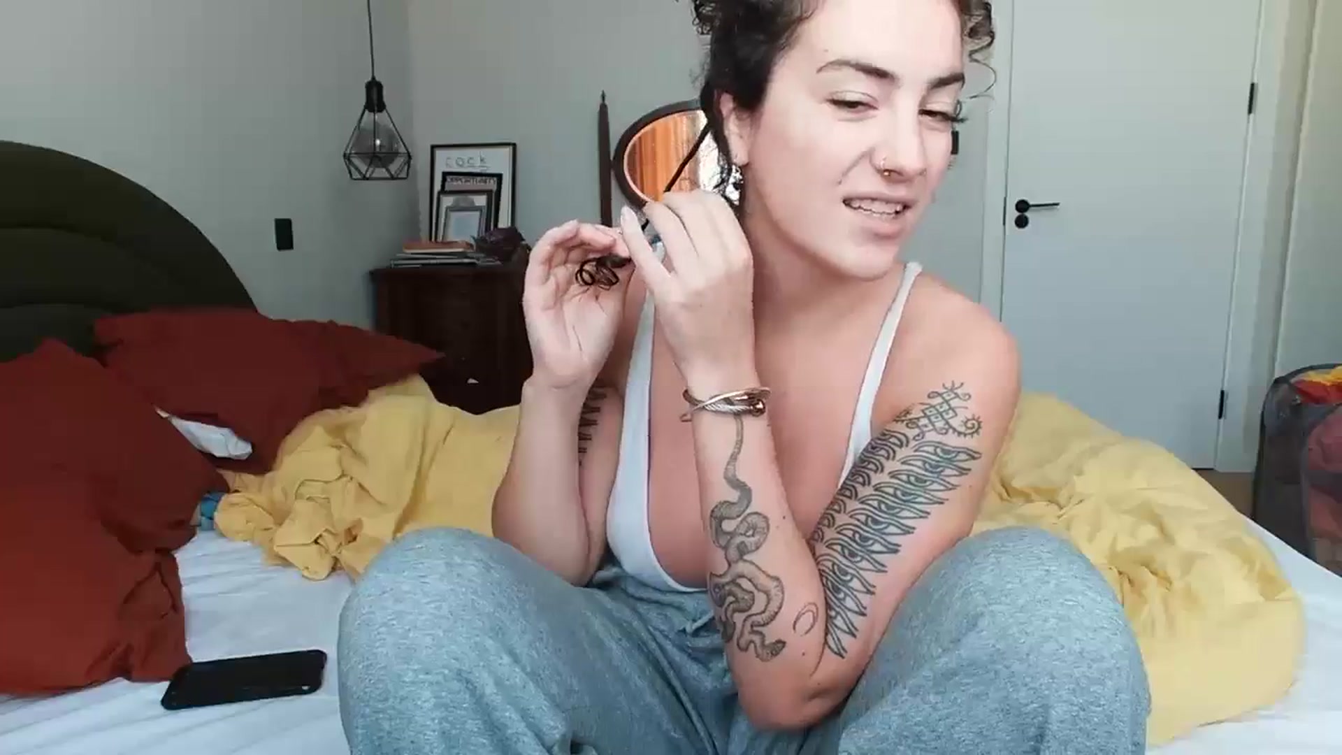 Gallery image thumbnail from MissAveryBlue's myfreecams stream on, 12/31/2024, 12:55 image 9 of 20