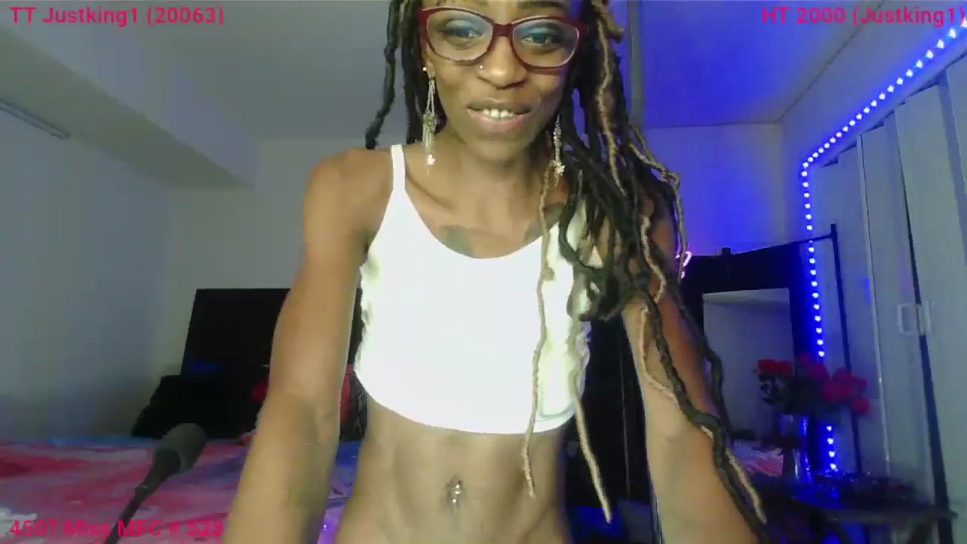 Gallery image thumbnail from MissBLT's myfreecams stream on, 08/28/2023, 09:00 image 16 of 20
