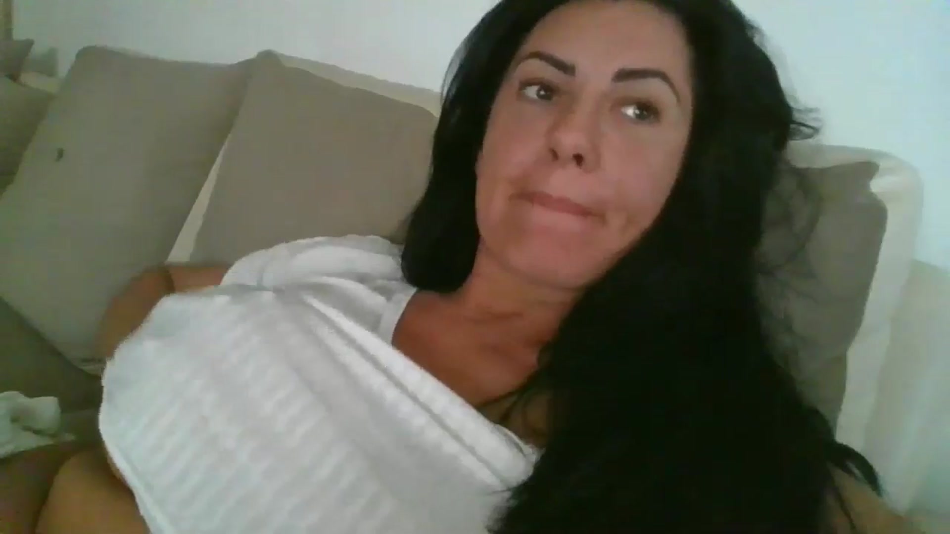 Gallery image thumbnail from MissBee's myfreecams stream on, 06/21/2024, 14:54 image 16 of 20