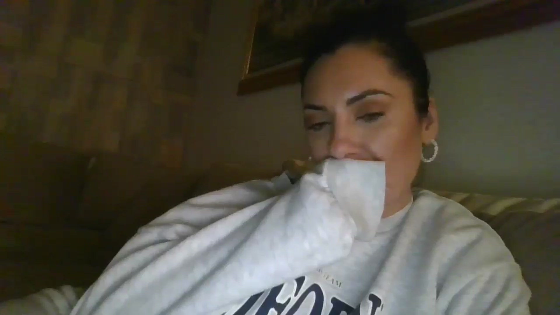 Gallery image thumbnail from MissBee's myfreecams stream on, 11/21/2024, 18:46 image 6 of 20