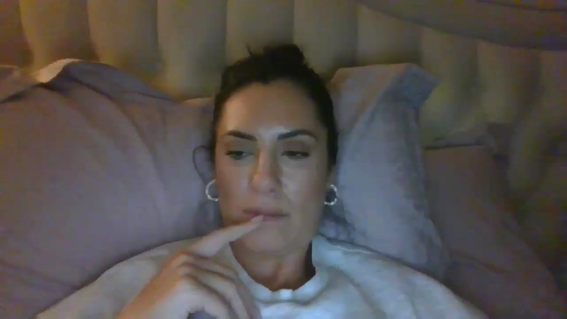 Gallery image thumbnail from MissBee's myfreecams stream on, 11/21/2024, 18:46 image 20 of 20