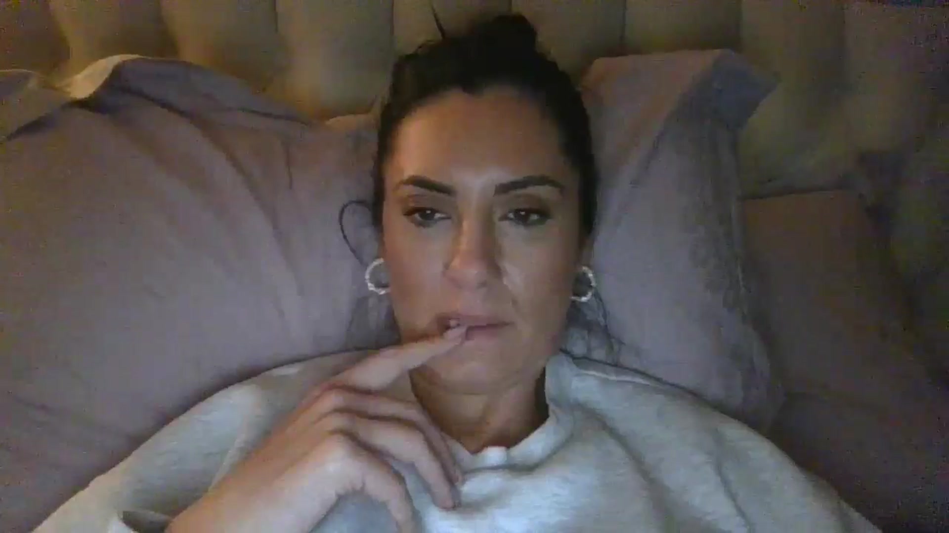 Gallery image thumbnail from MissBee's myfreecams stream on, 11/21/2024, 18:46 image 18 of 20