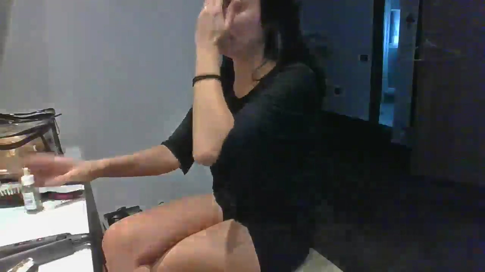 Gallery image thumbnail from MissBee's myfreecams stream on, 12/17/2024, 13:52 image 12 of 20