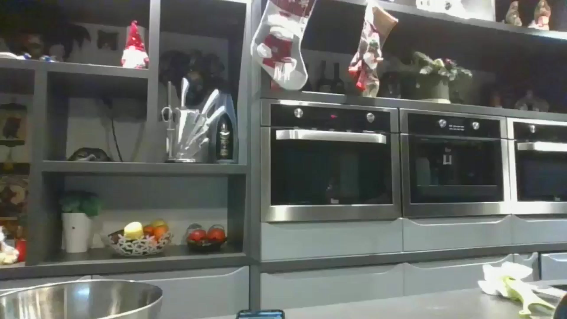 Gallery image thumbnail from MissBee's myfreecams stream on, 12/17/2024, 18:00 image 4 of 20