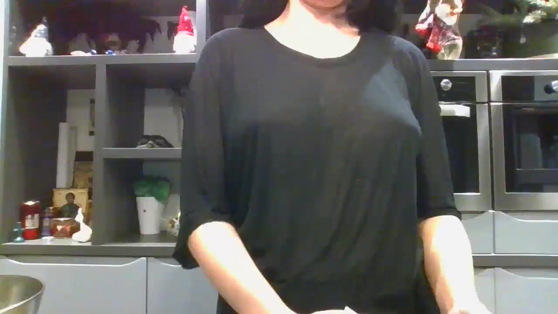 Gallery image thumbnail from MissBee's myfreecams stream on, 12/17/2024, 18:00 image 17 of 20