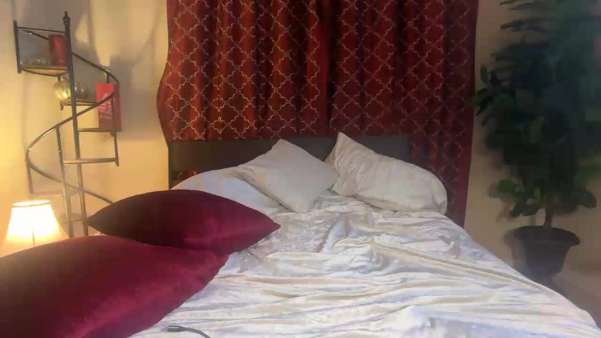 Gallery image thumbnail from MissBritneyFoxx's myfreecams stream on, 09/30/2026, 07:44 image 16 of 20