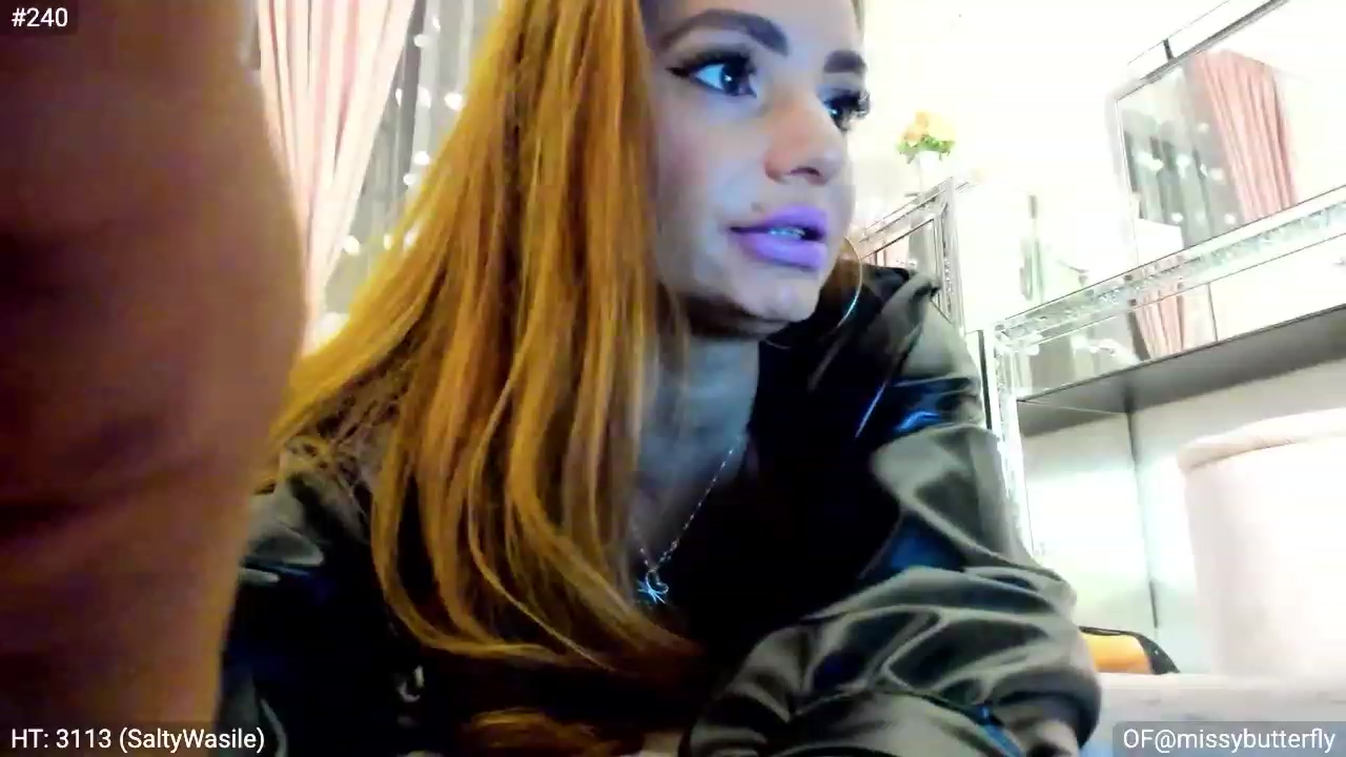 Gallery image thumbnail from MissButterfly's myfreecams stream on, 11/19/2022, 02:59 image 16 of 20