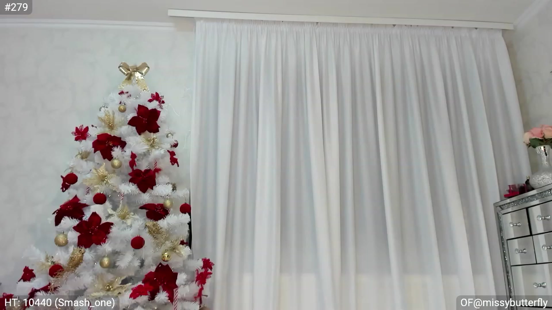 Gallery image thumbnail from MissButterfly's myfreecams stream on, 12/15/2022, 07:38 image 15 of 20