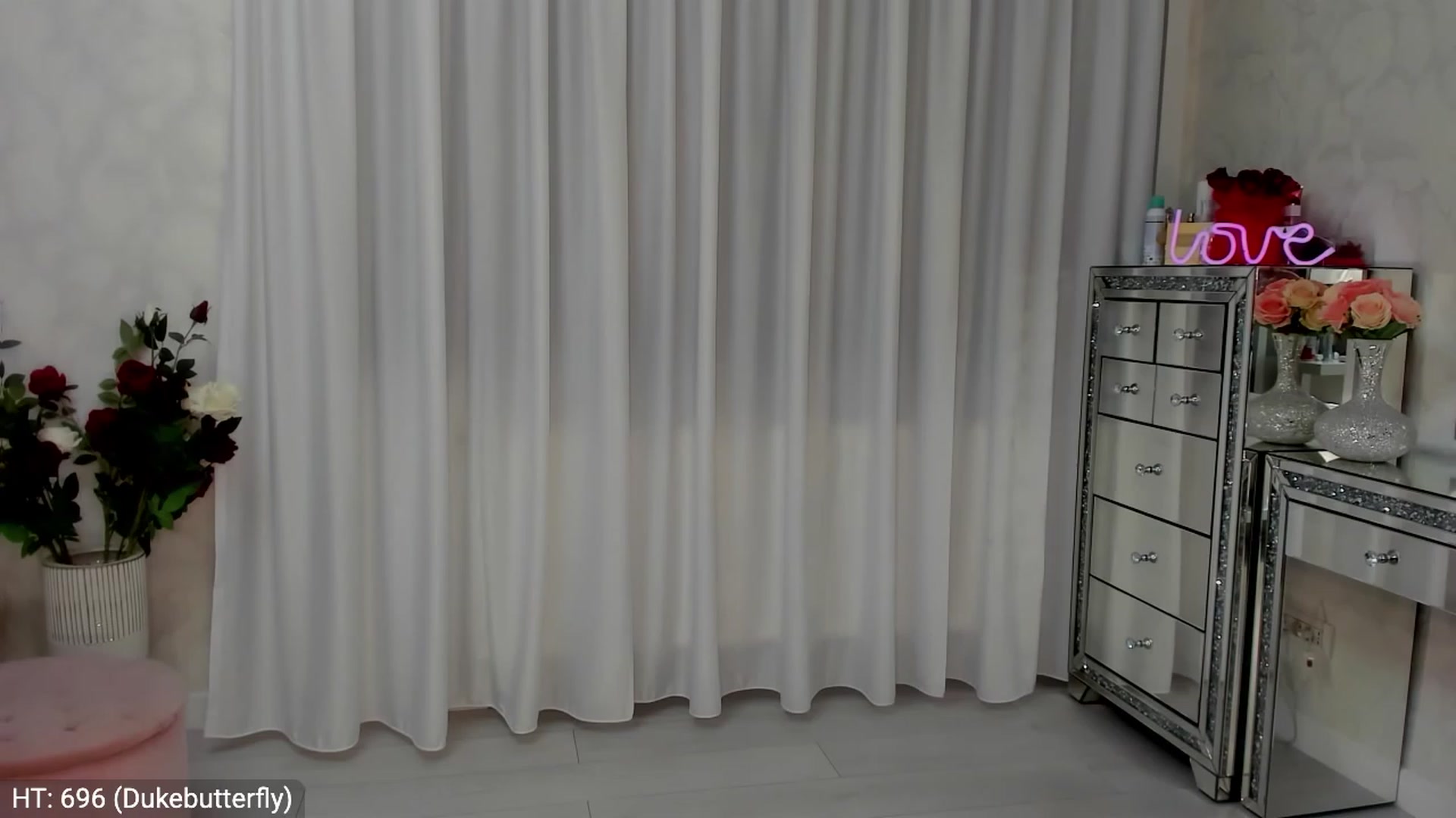 Gallery image thumbnail from MissButterfly's myfreecams stream on, 09/29/2023, 02:04 image 10 of 20