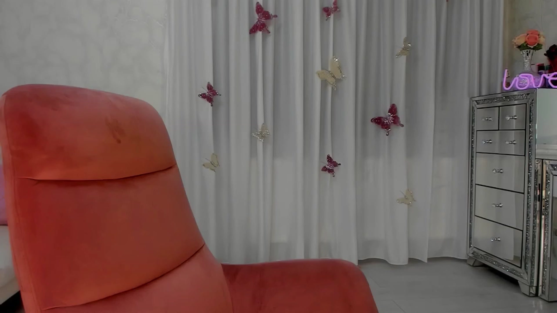 Gallery image thumbnail from MissButterfly's myfreecams stream on, 11/17/2023, 02:55 image 3 of 20