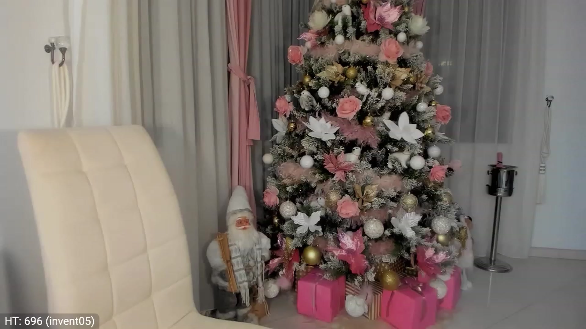 Gallery image thumbnail from MissButterfly's myfreecams stream on, 12/22/2023, 04:17 image 12 of 20