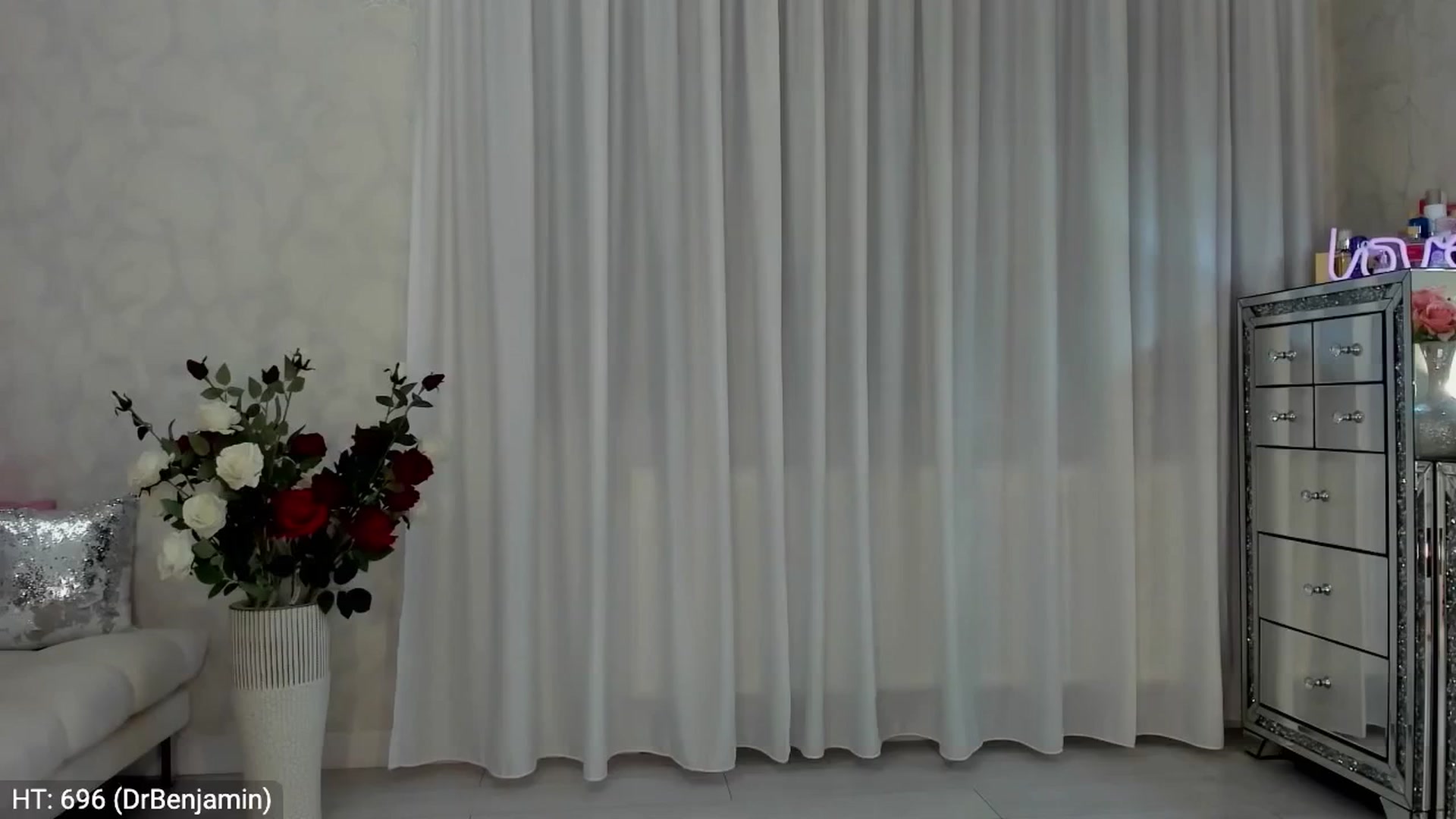 Gallery image thumbnail from MissButterfly's myfreecams stream on, 07/19/2024, 01:52 image 15 of 20