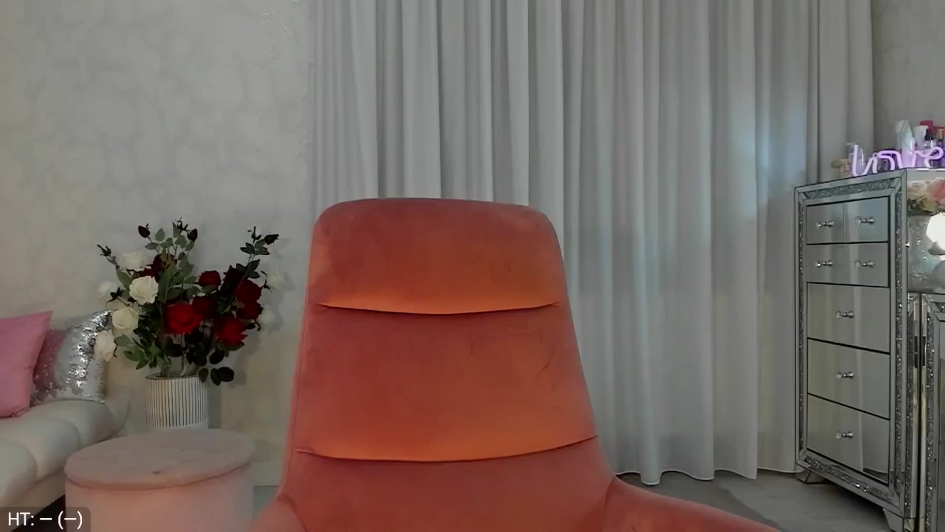 Gallery image thumbnail from MissButterfly's myfreecams stream on, 08/07/2024, 23:06 image 16 of 20