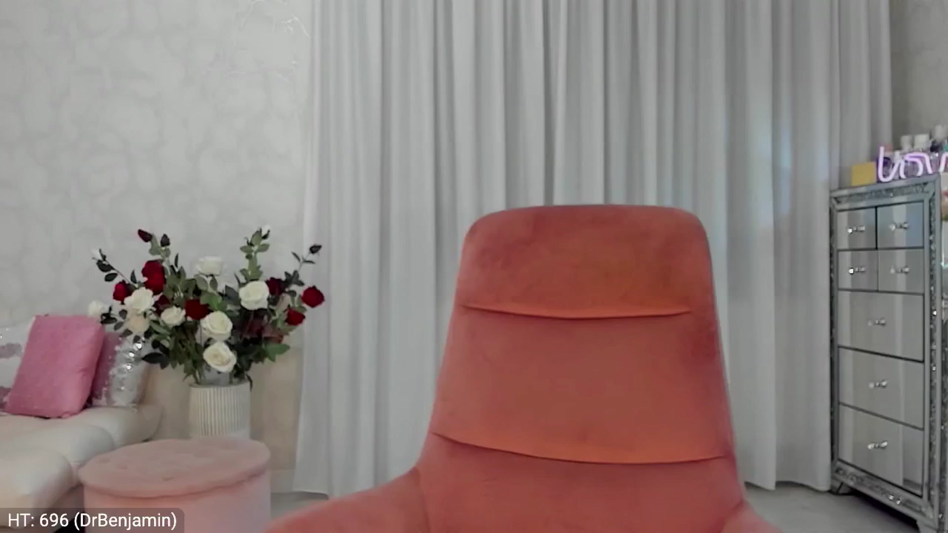 Gallery image thumbnail from MissButterfly's myfreecams stream on, 08/28/2024, 24:40 image 18 of 20
