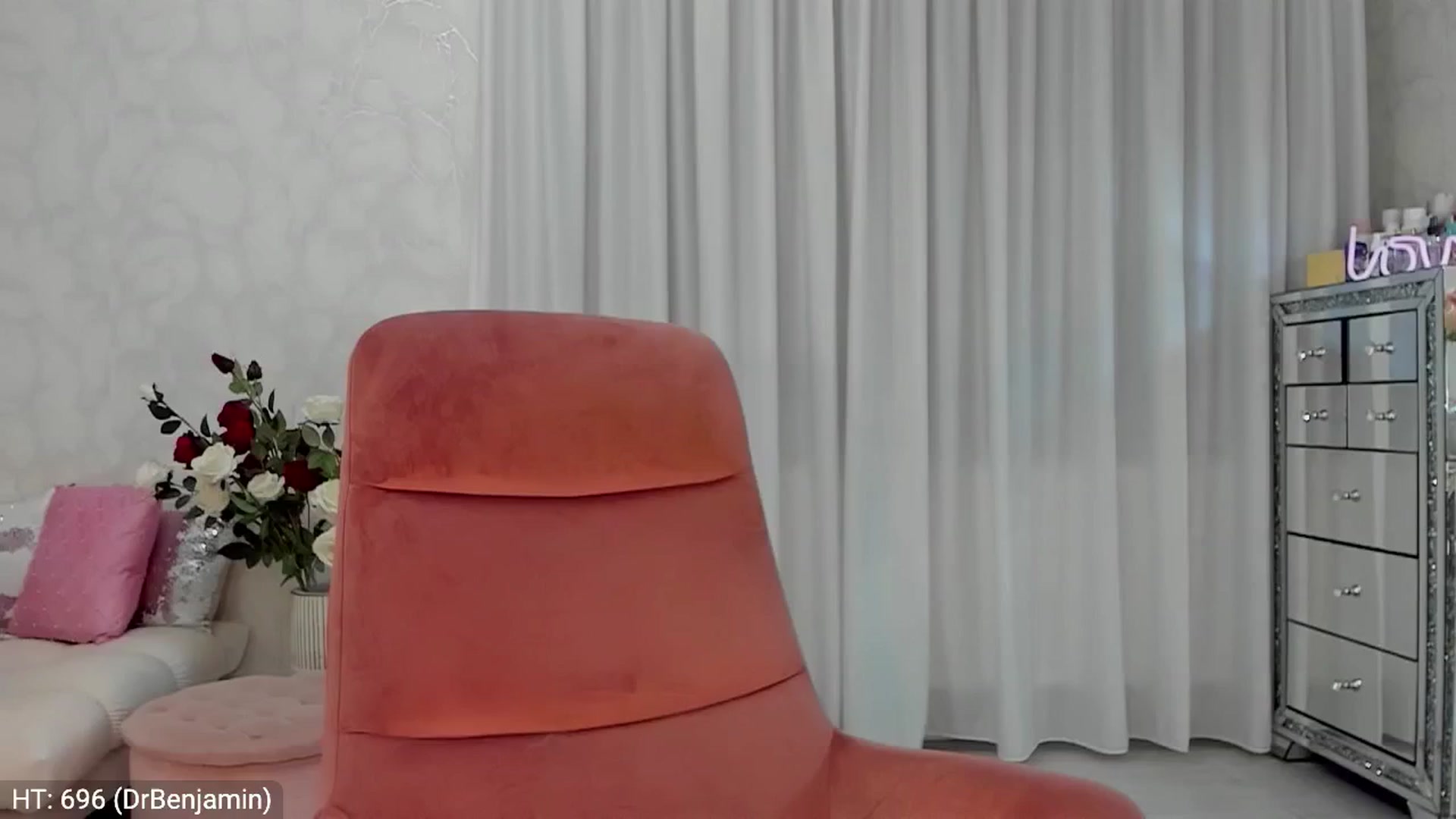 Gallery image thumbnail from MissButterfly's myfreecams stream on, 08/28/2024, 03:43 image 4 of 20