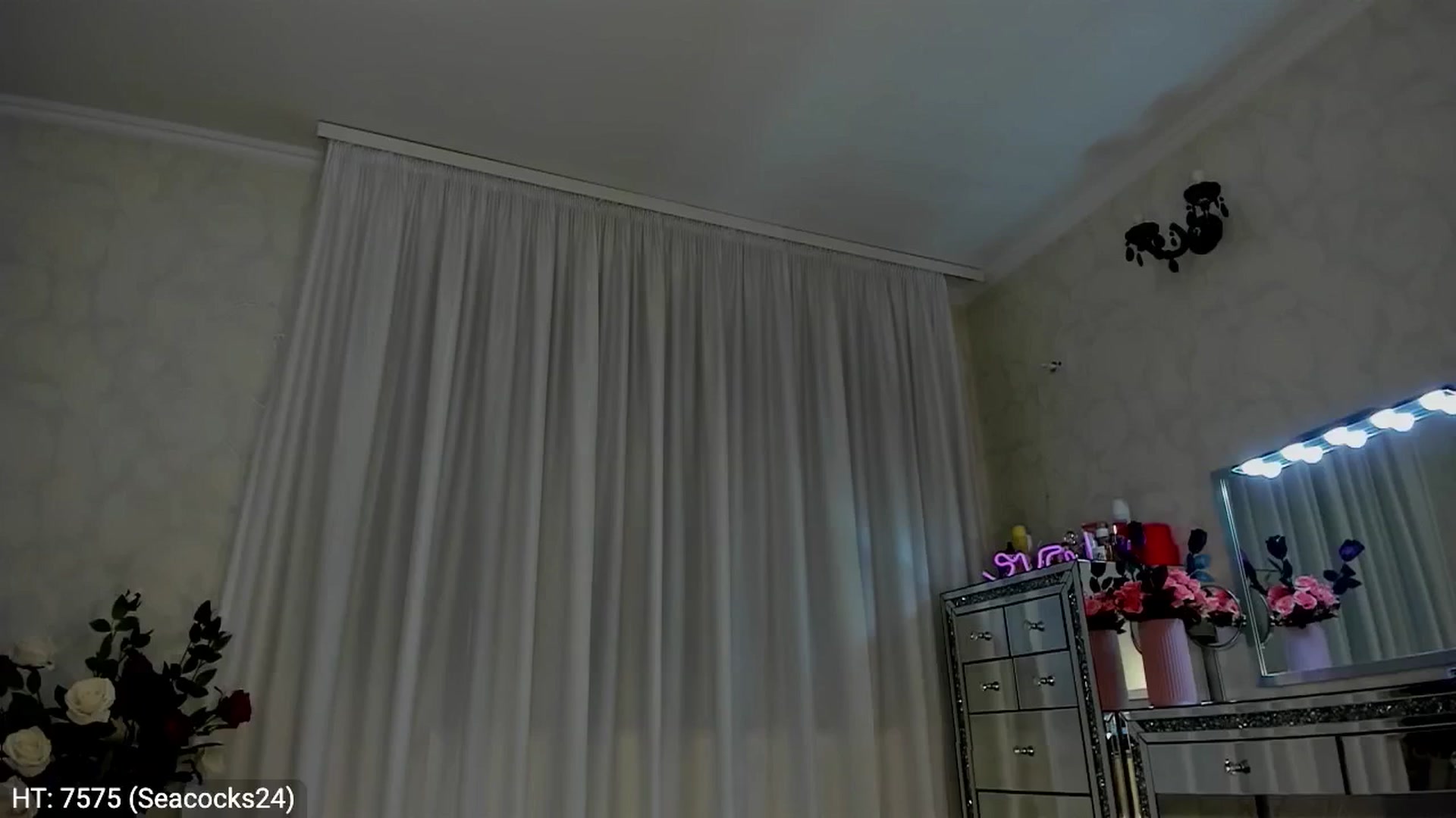 Gallery image thumbnail from MissButterfly's myfreecams stream on, 10/18/2024, 02:20 image 15 of 20