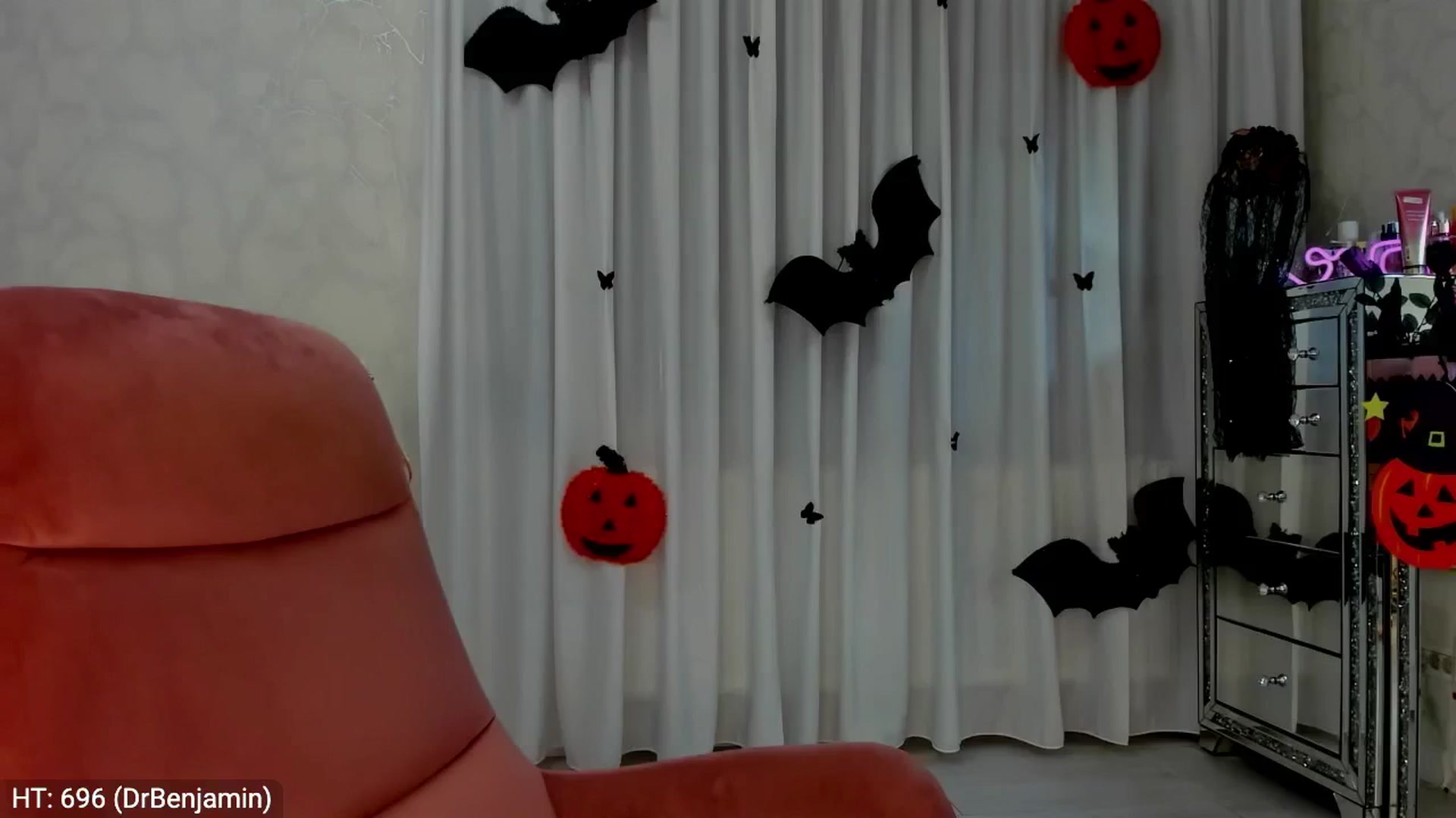 Gallery image thumbnail from MissButterfly's myfreecams stream on, 10/31/2024, 02:28 image 13 of 20