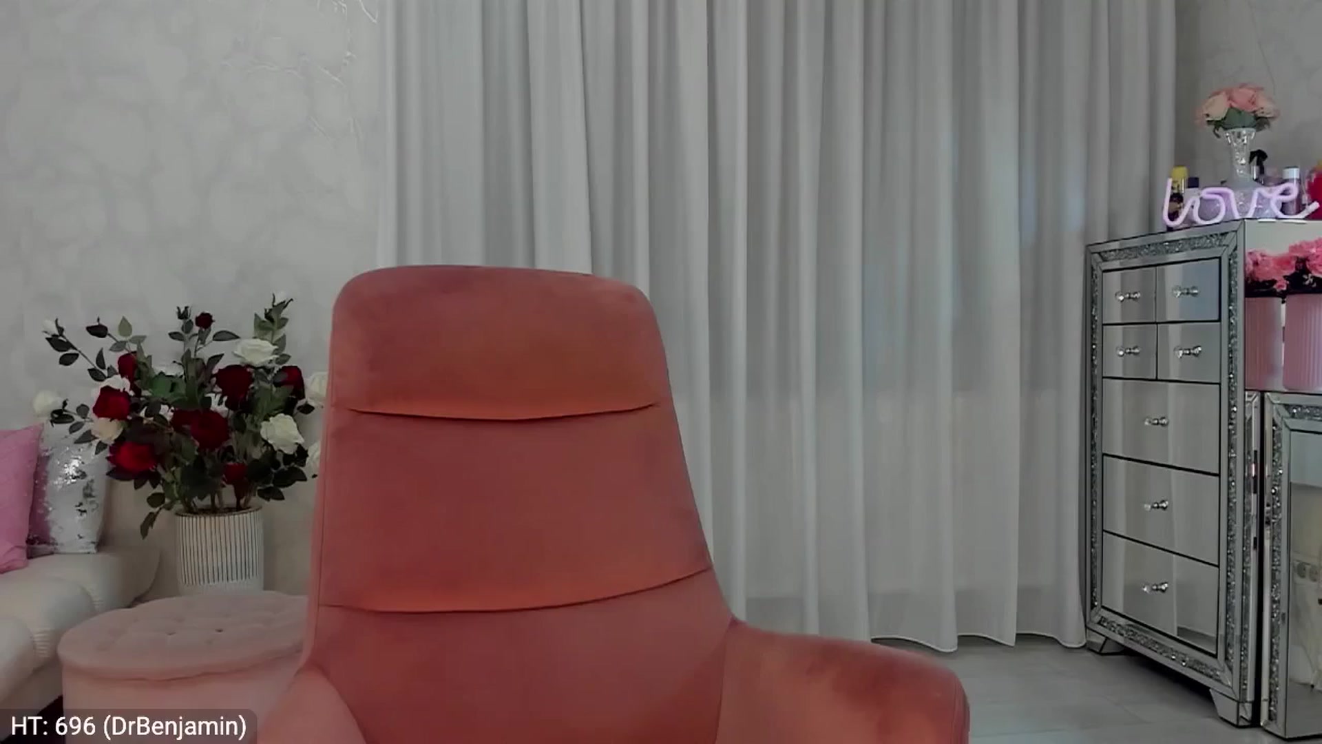 Gallery image thumbnail from MissButterfly's myfreecams stream on, 11/28/2024, 03:28 image 17 of 20