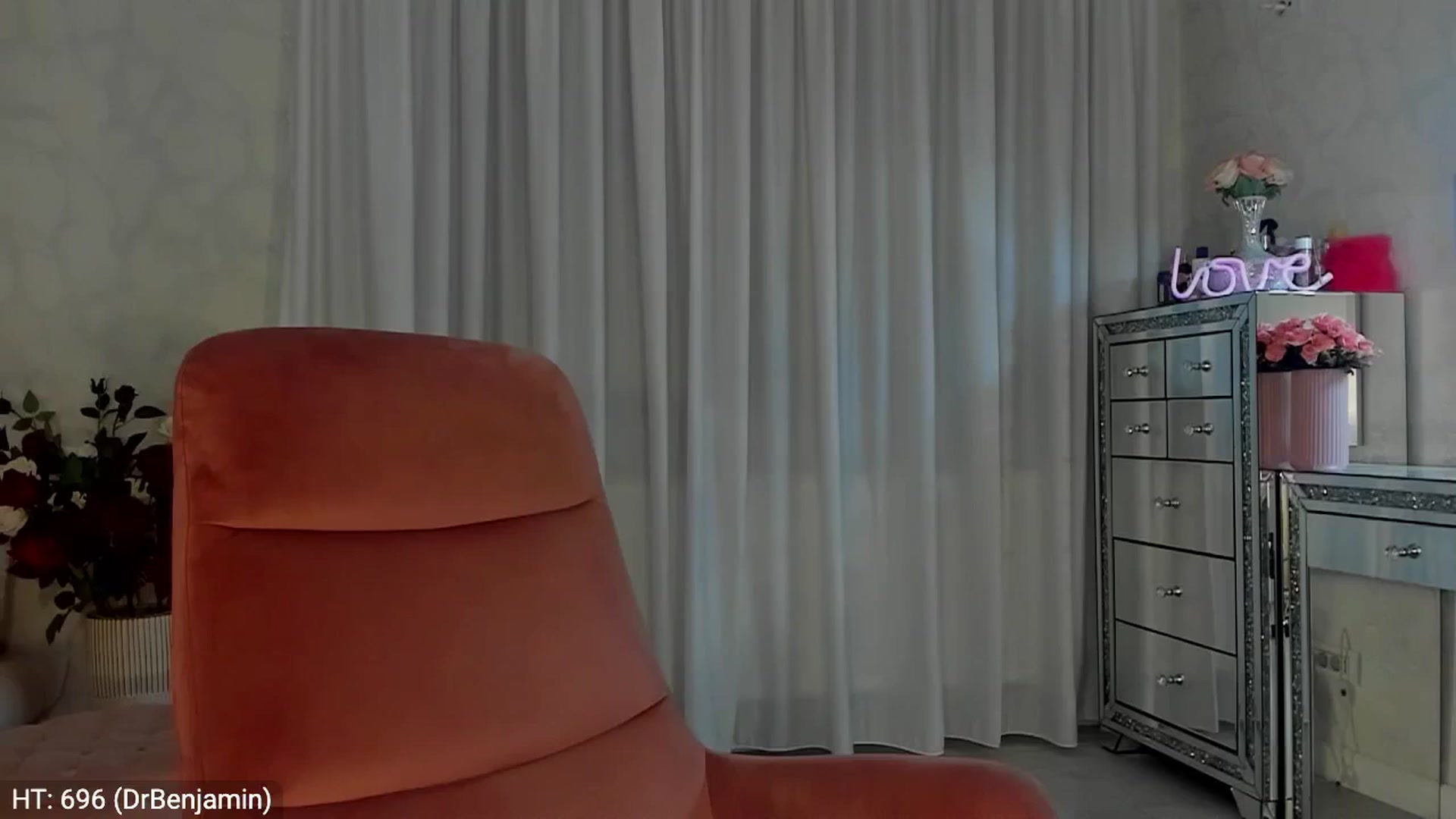 Gallery image thumbnail from MissButterfly's myfreecams stream on, 11/30/2024, 05:15 image 17 of 20