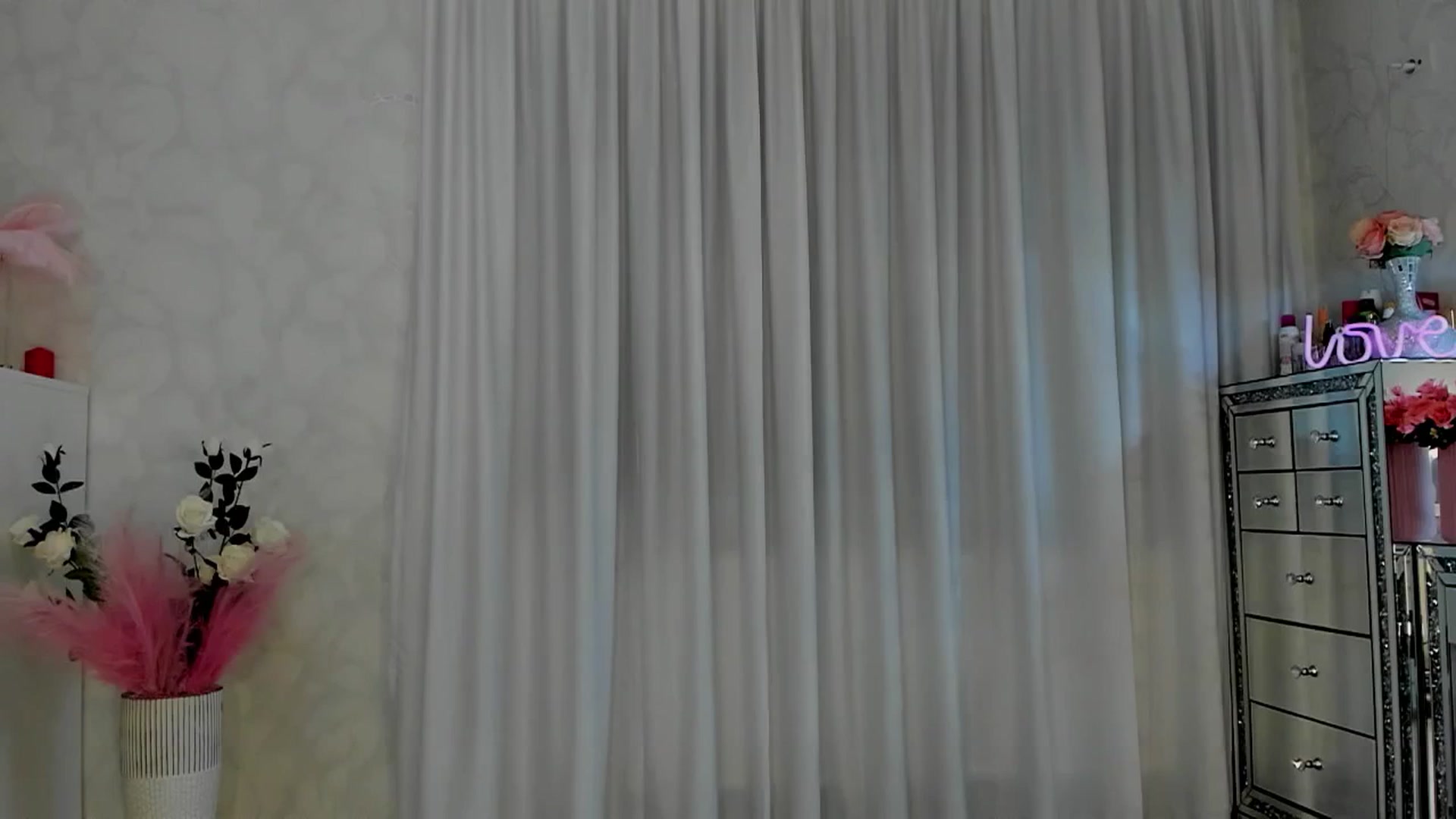 Gallery image thumbnail from MissButterfly's myfreecams stream on, 03/13/2025, 03:40 image 17 of 20