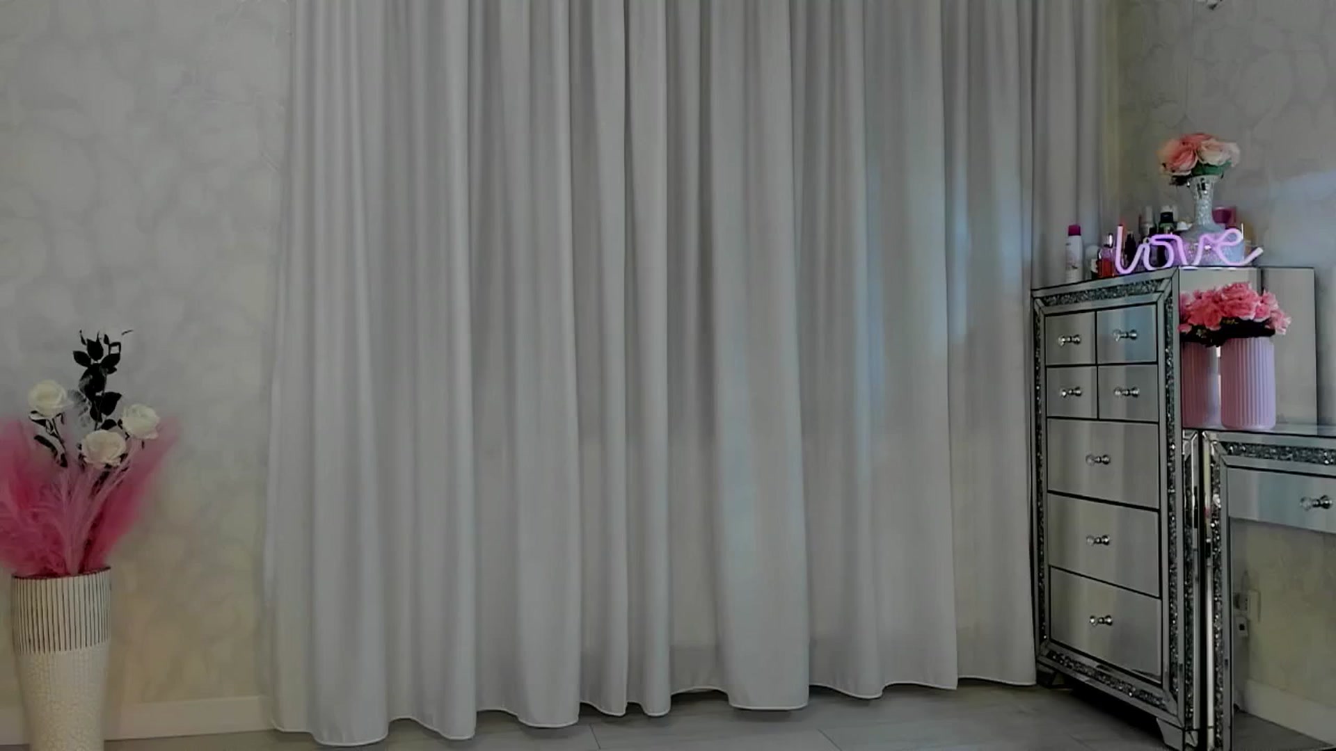Gallery image thumbnail from MissButterfly's myfreecams stream on, 03/14/2025, 05:33 image 17 of 20