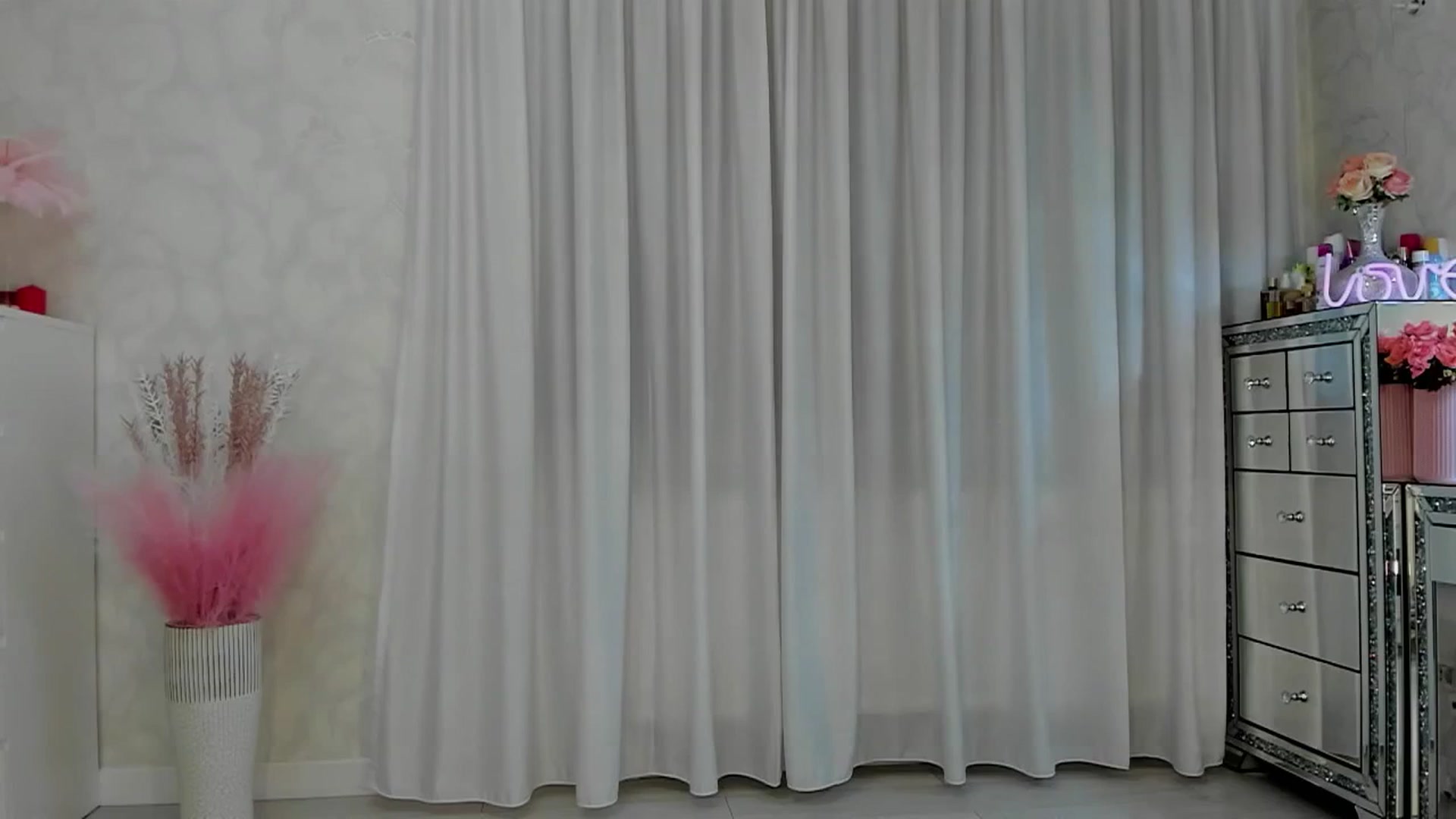 Gallery image thumbnail from MissButterfly's myfreecams stream on, 04/02/2025, 04:04 image 9 of 20