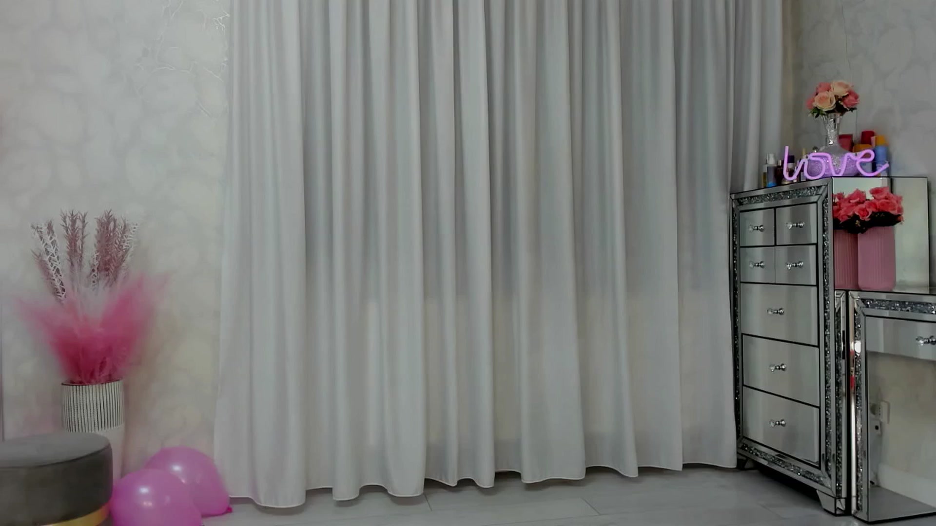 Gallery image thumbnail from MissButterfly's myfreecams stream on, 04/11/2025, 03:42 image 2 of 20